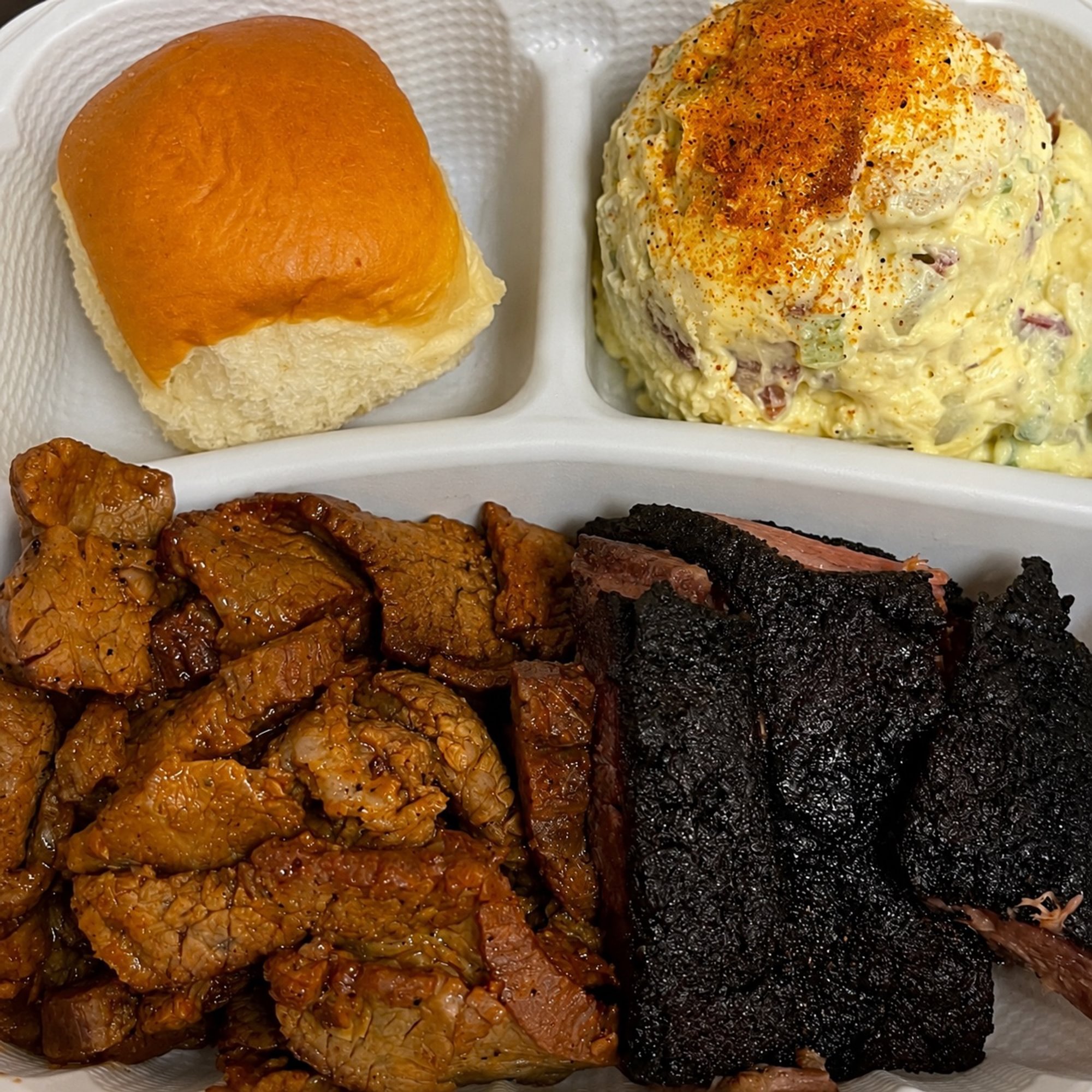COMBO 5 - BRISKET w/ TRI-TIP + ONE SIDE