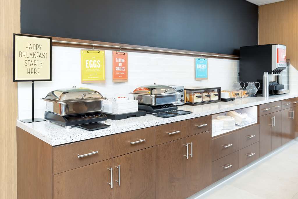 Hampton Inn & Suites Santa Rosa Sonoma Wine Country Image