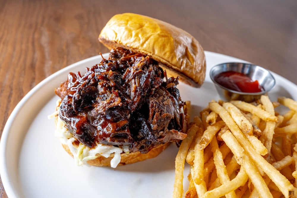 BBQ BRISKET SANDWICH gfo