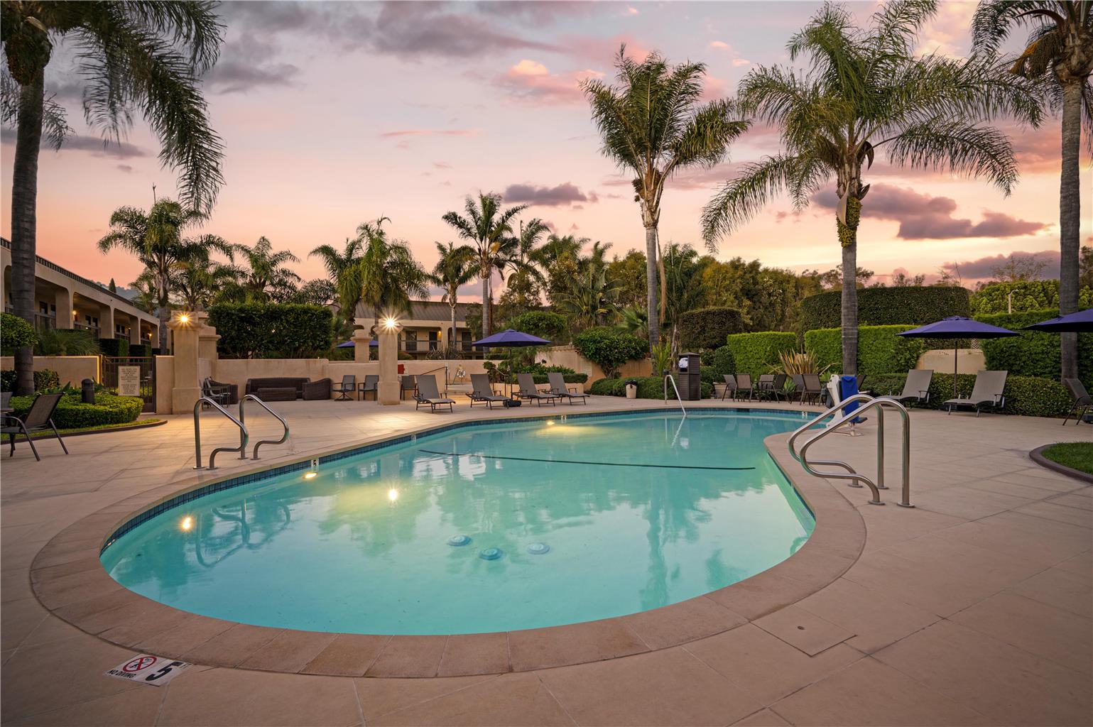 Best Western Plus South Coast Inn Image