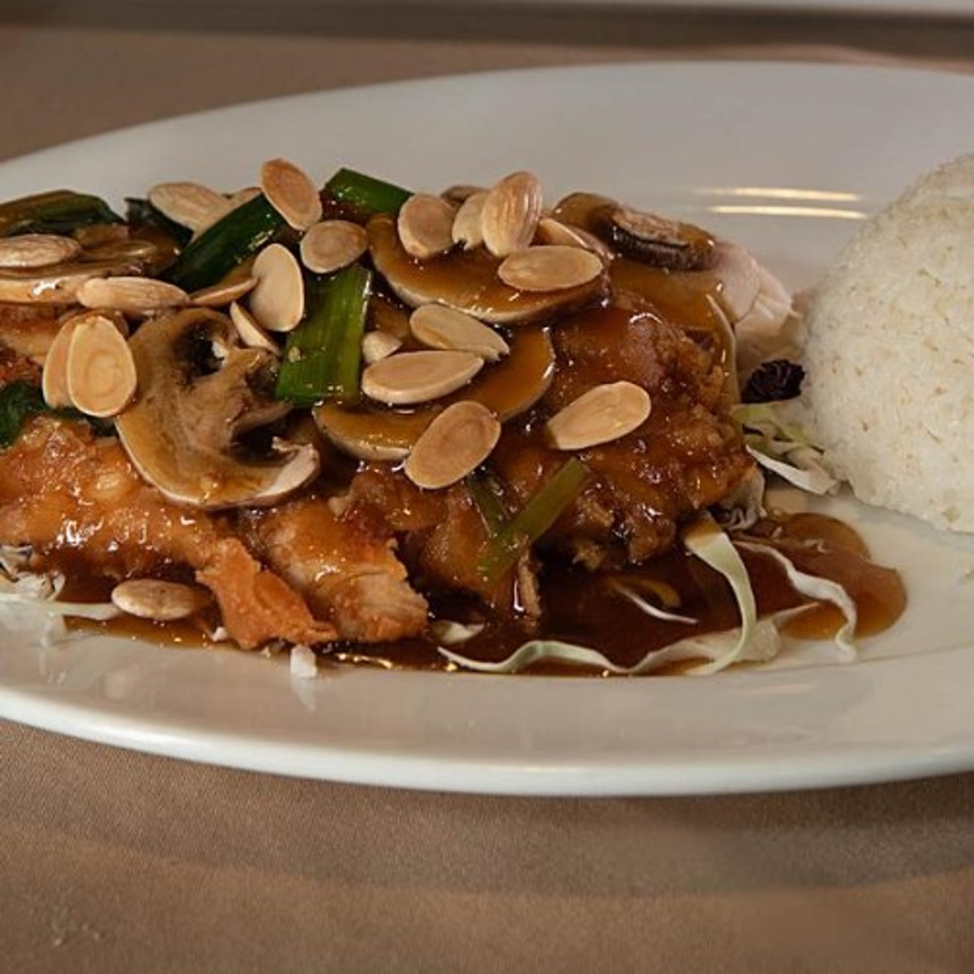 Almond Boneless Chicken (L)