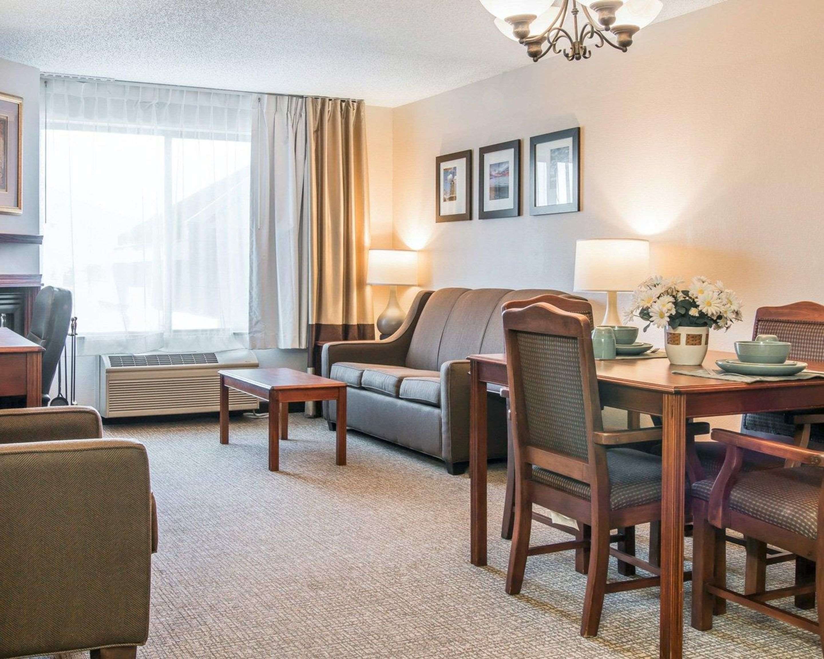 Comfort Suites Grandville - Grand Rapids Sw Photo