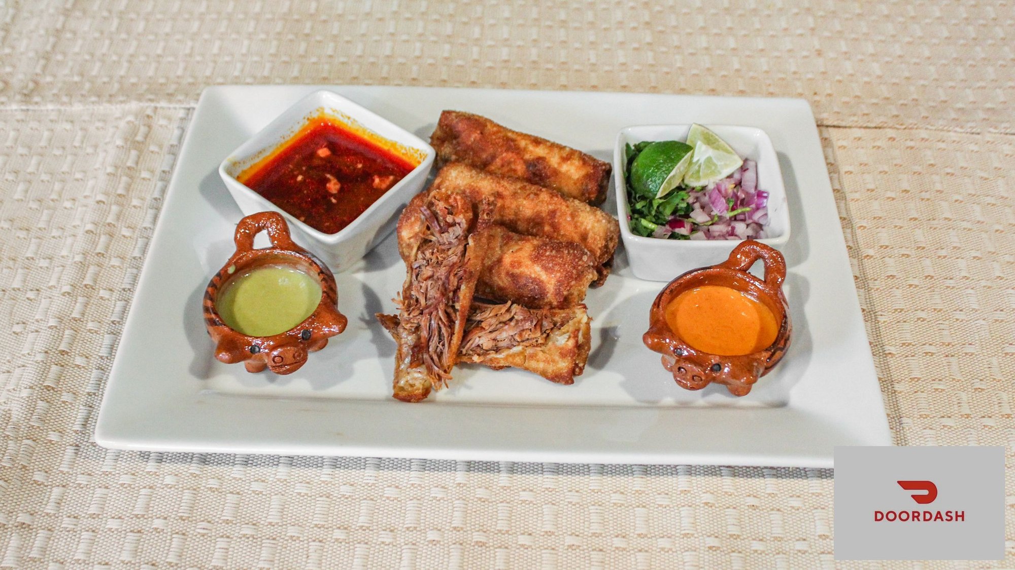 Rollos De Huevo Y Birria / Birria Egg Rolls