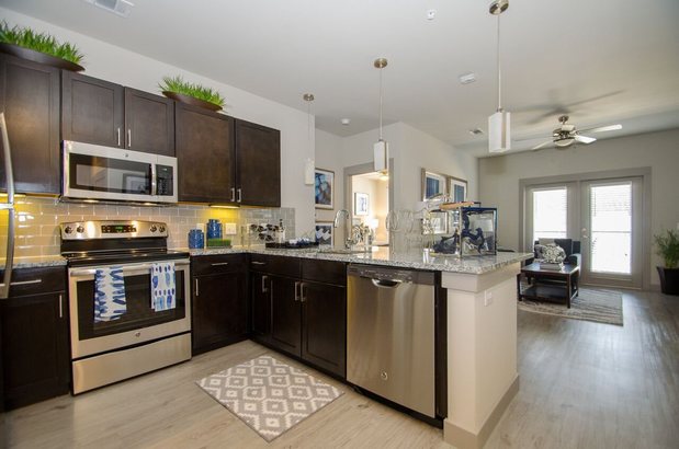 Images Everly Apartments