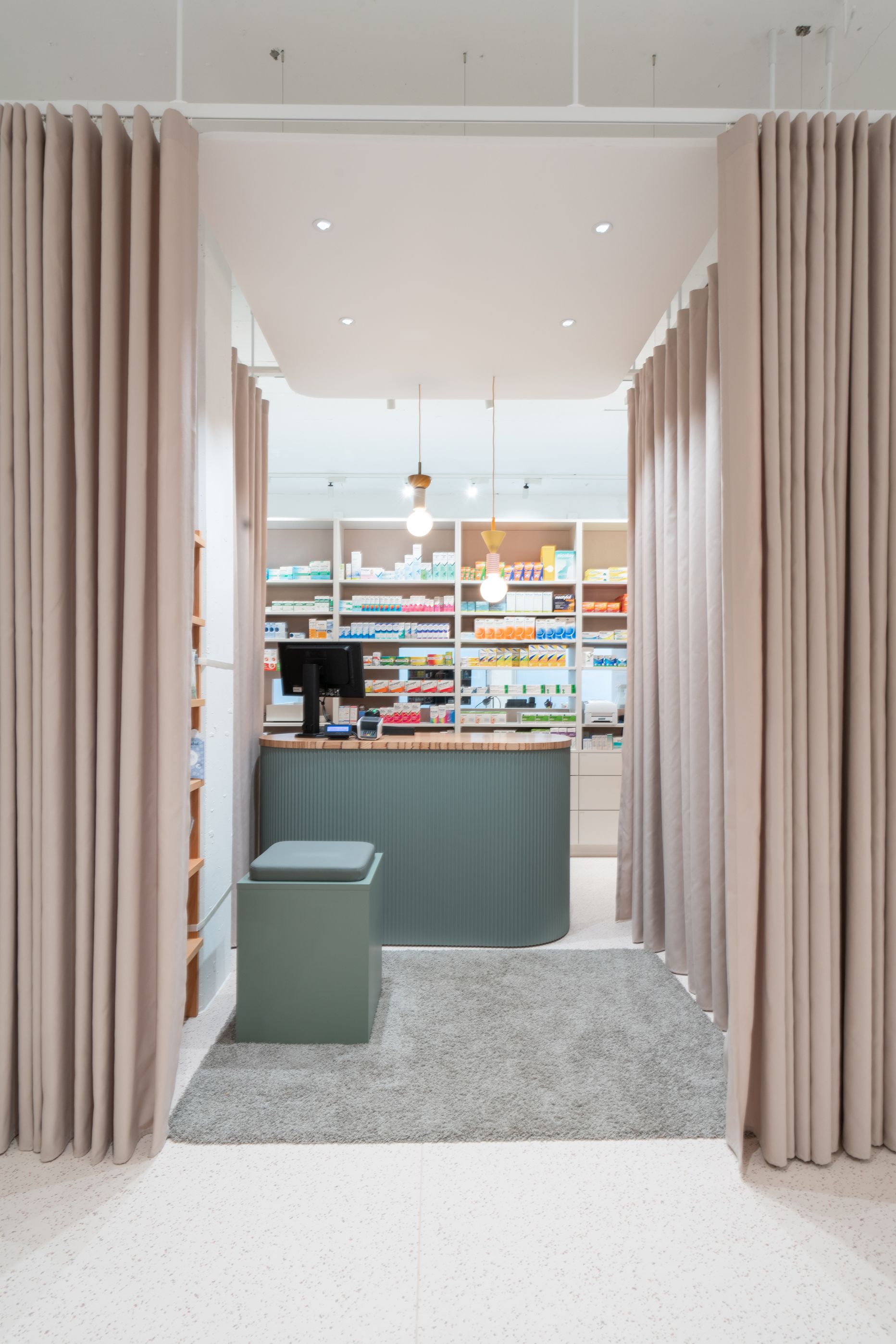 Apotheken / Drogerien / Praxen