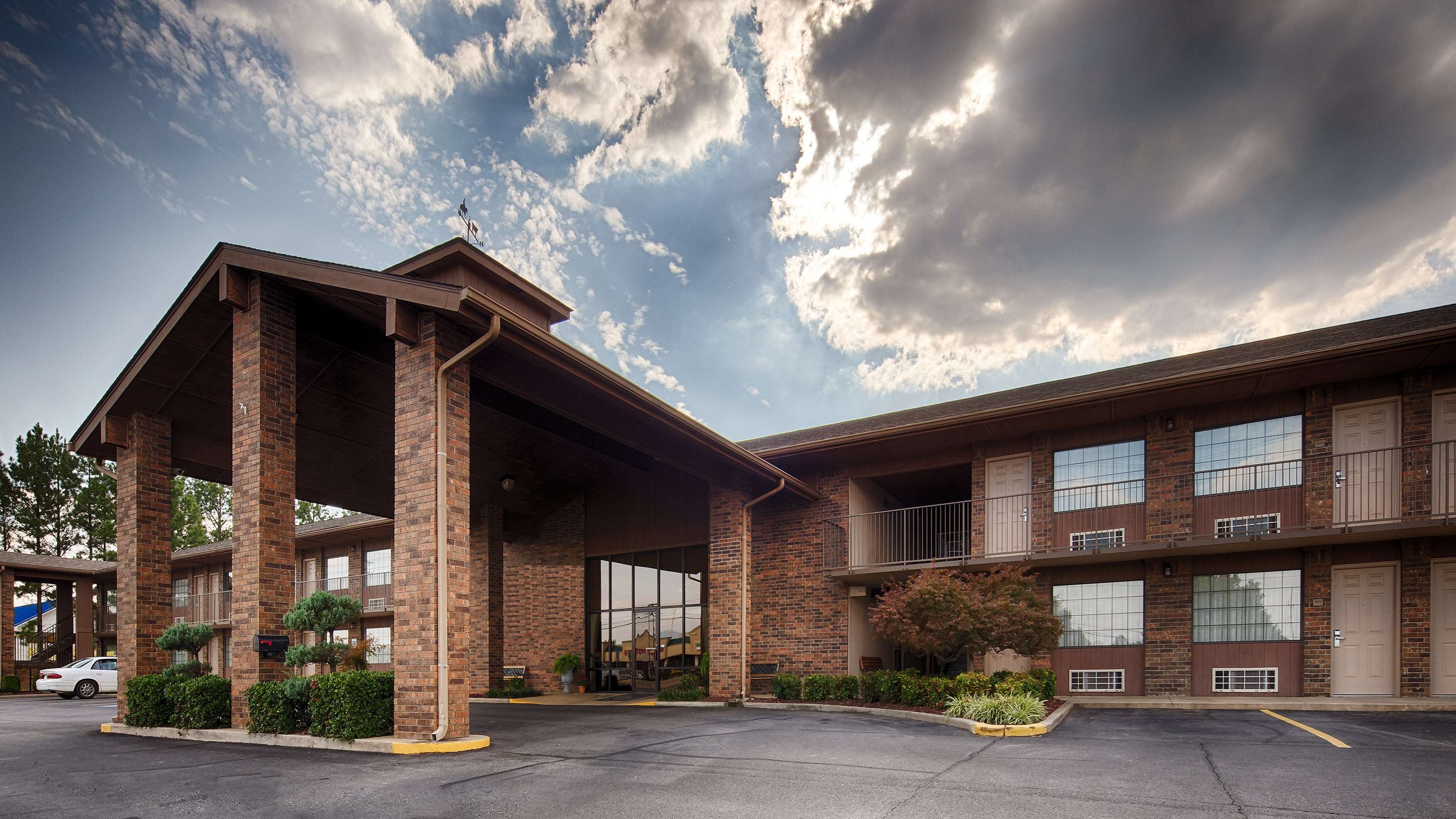 SureStay Plus Hotel by Best Western Poteau in Poteau, OK (918) 6474...