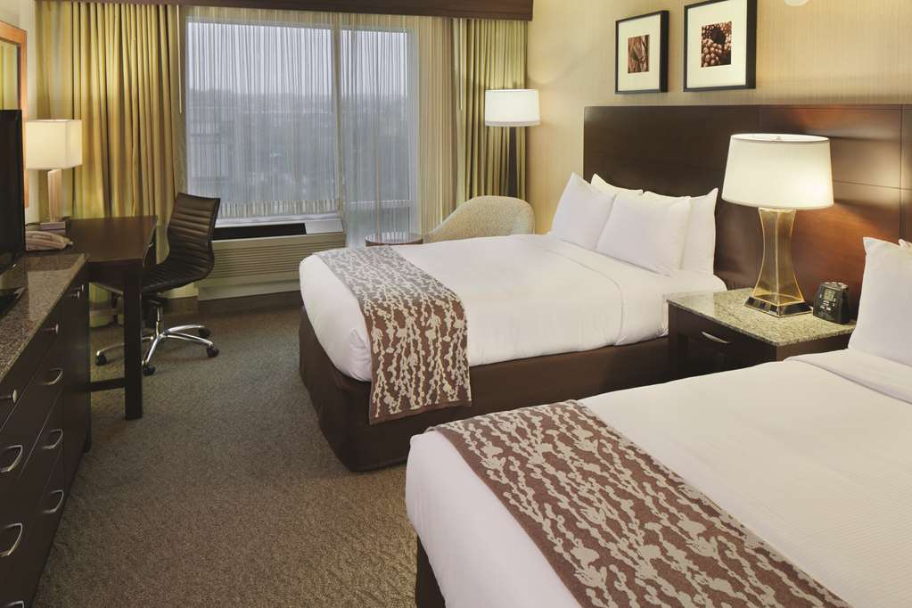 DoubleTree by Hilton Boston Bayside Image