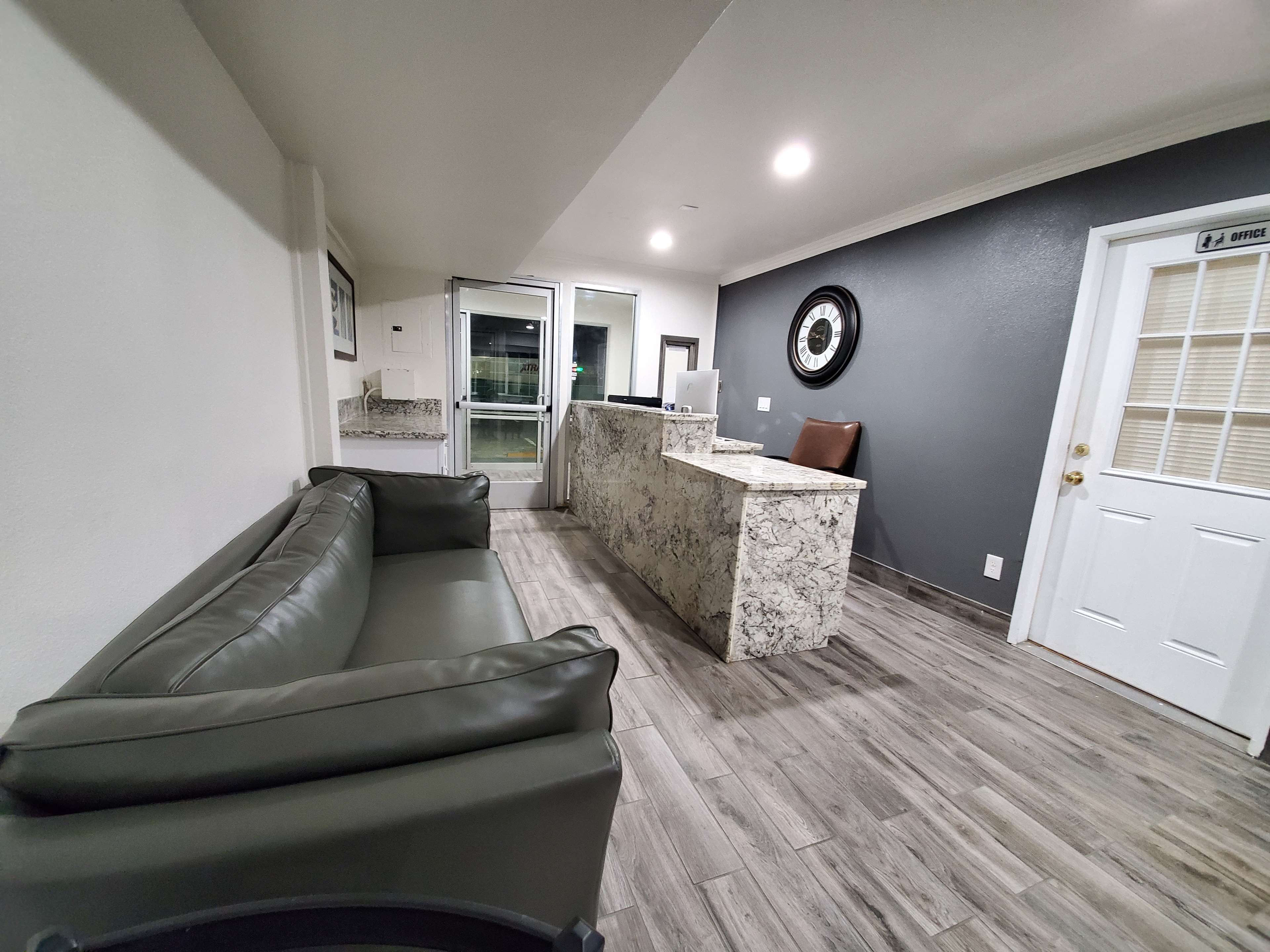 SureStay Hotel by Best Western Buttonwillow Photo