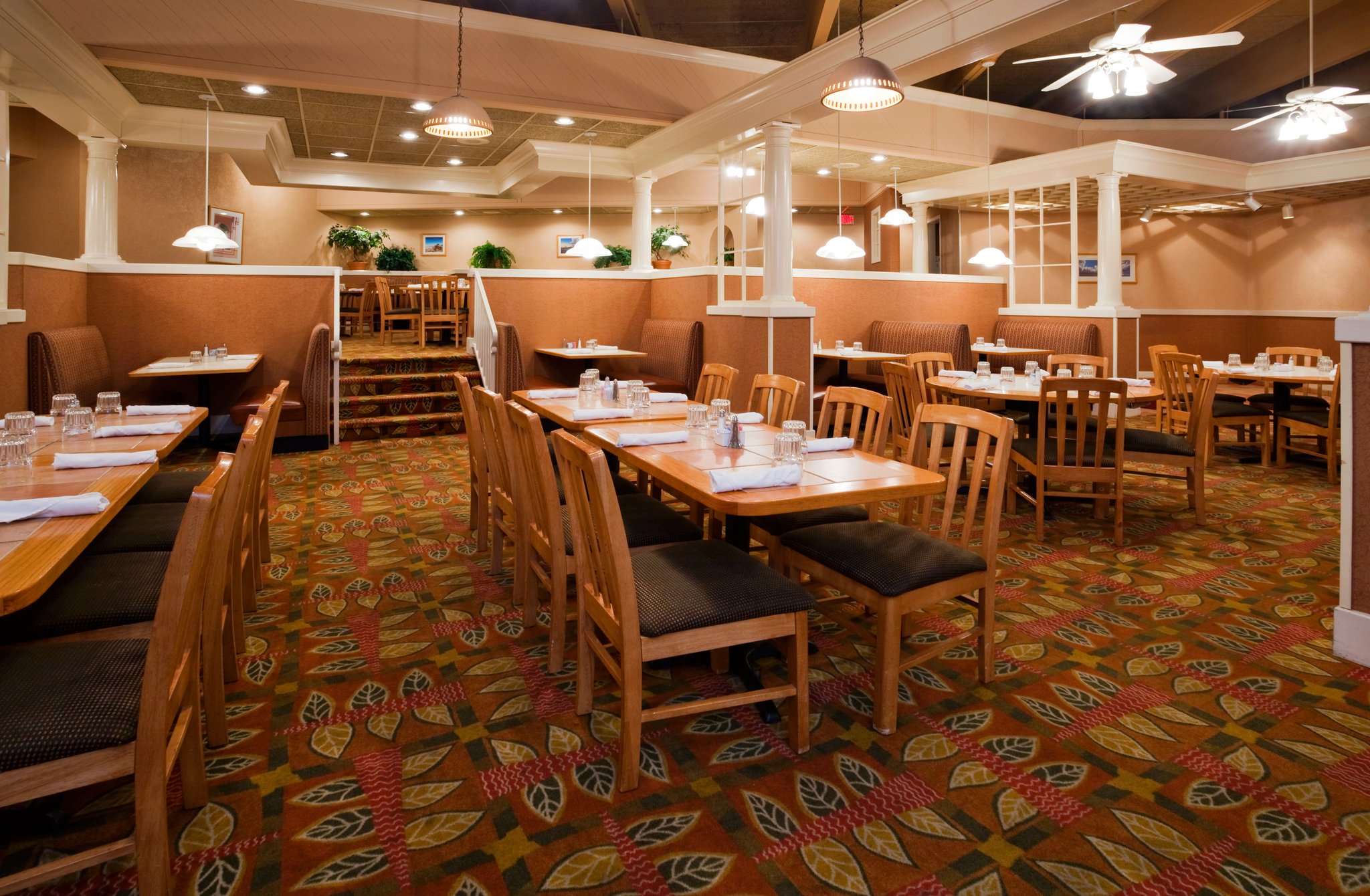 Holiday Inn & Suites St. Cloud by IHG Image