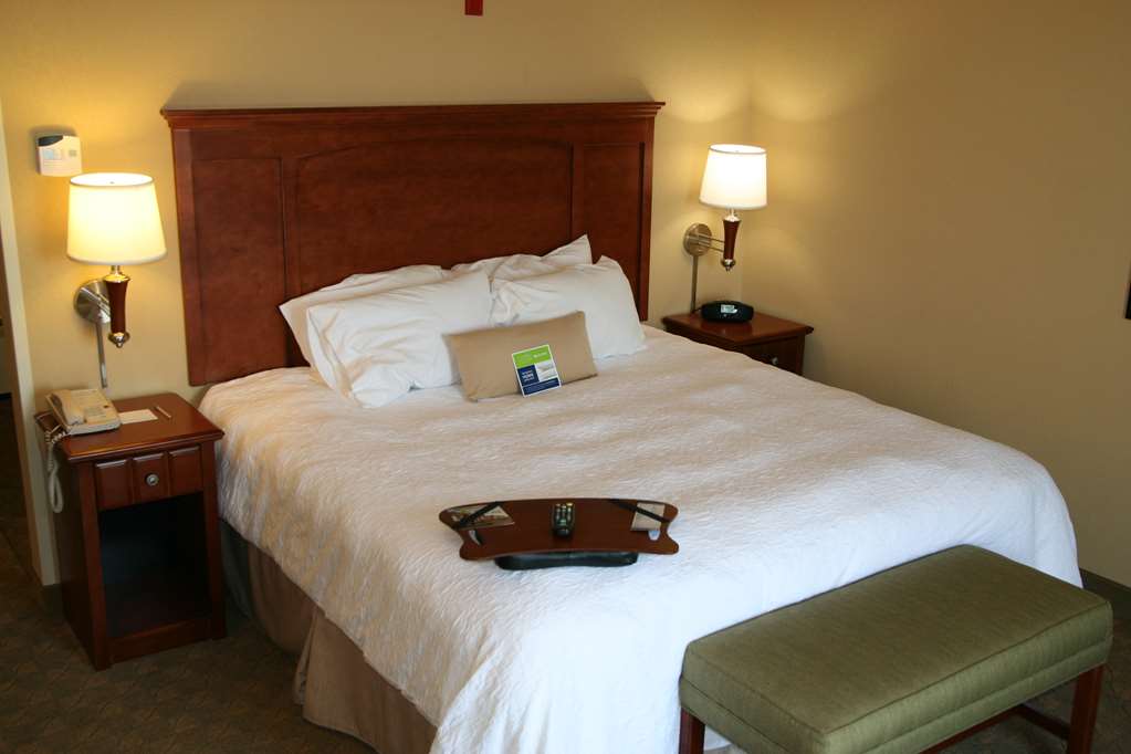 Hampton Inn & Suites Paducah Image