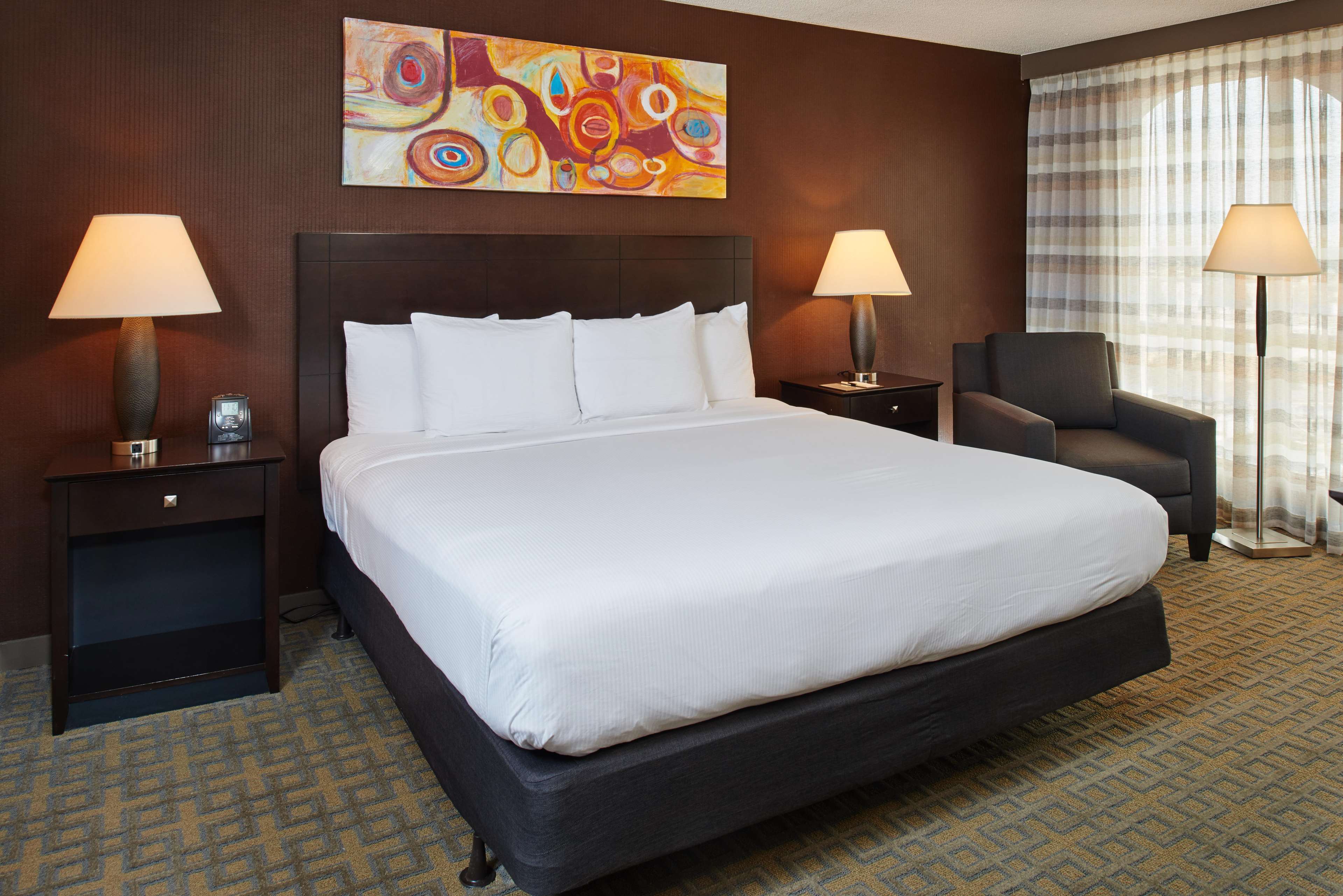 DoubleTree by Hilton Hotel Dallas - Market Center Photo