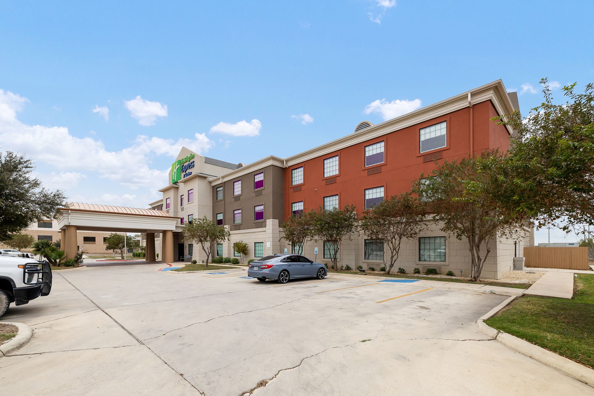 Holiday Inn Express & Suites Jourdanton-Pleasanton by IHG Image