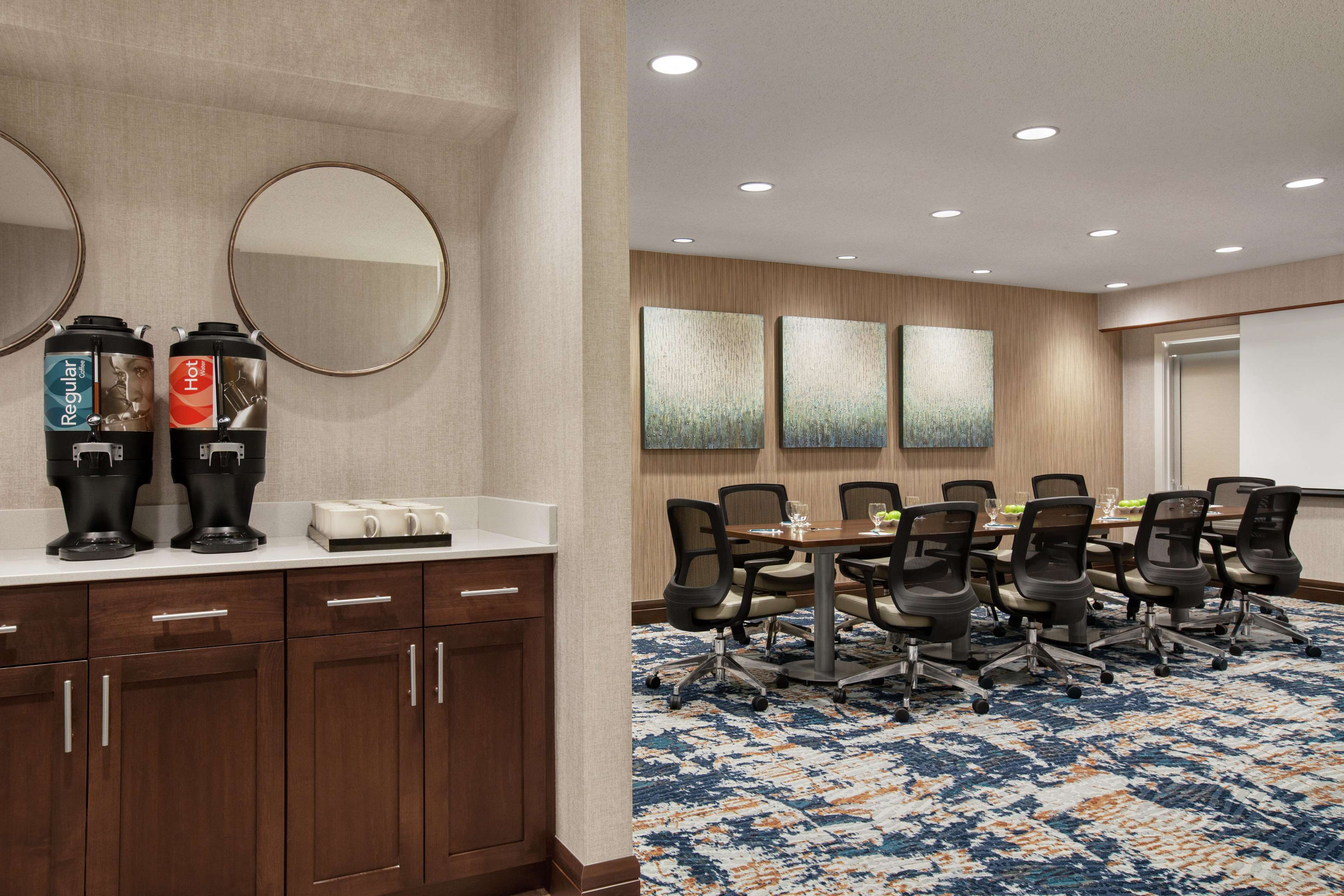 Homewood Suites by Hilton Kansas City-Airport Photo