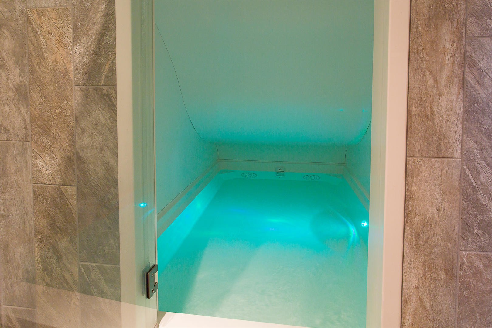 Wave Float Rooms LLC in Clarence, NY - (716) 830-0...
