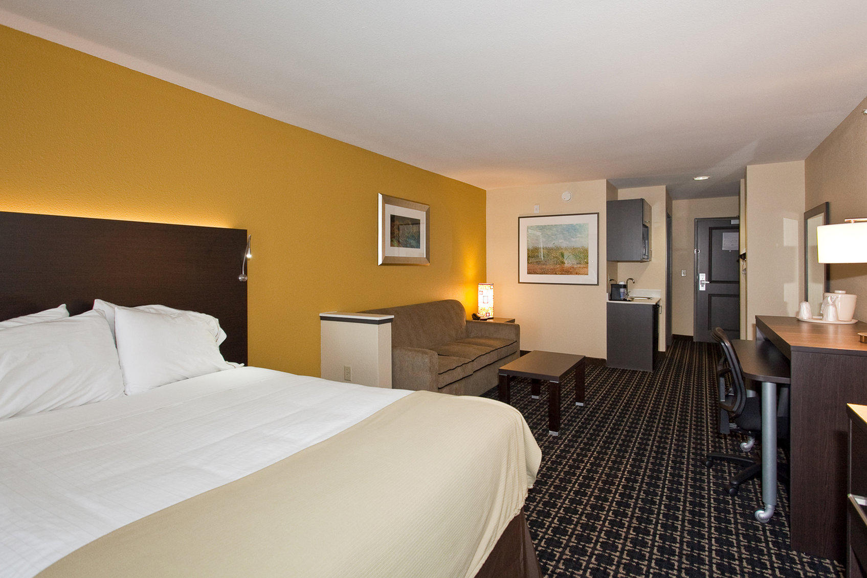 Holiday Inn Express & Suites Newton Photo