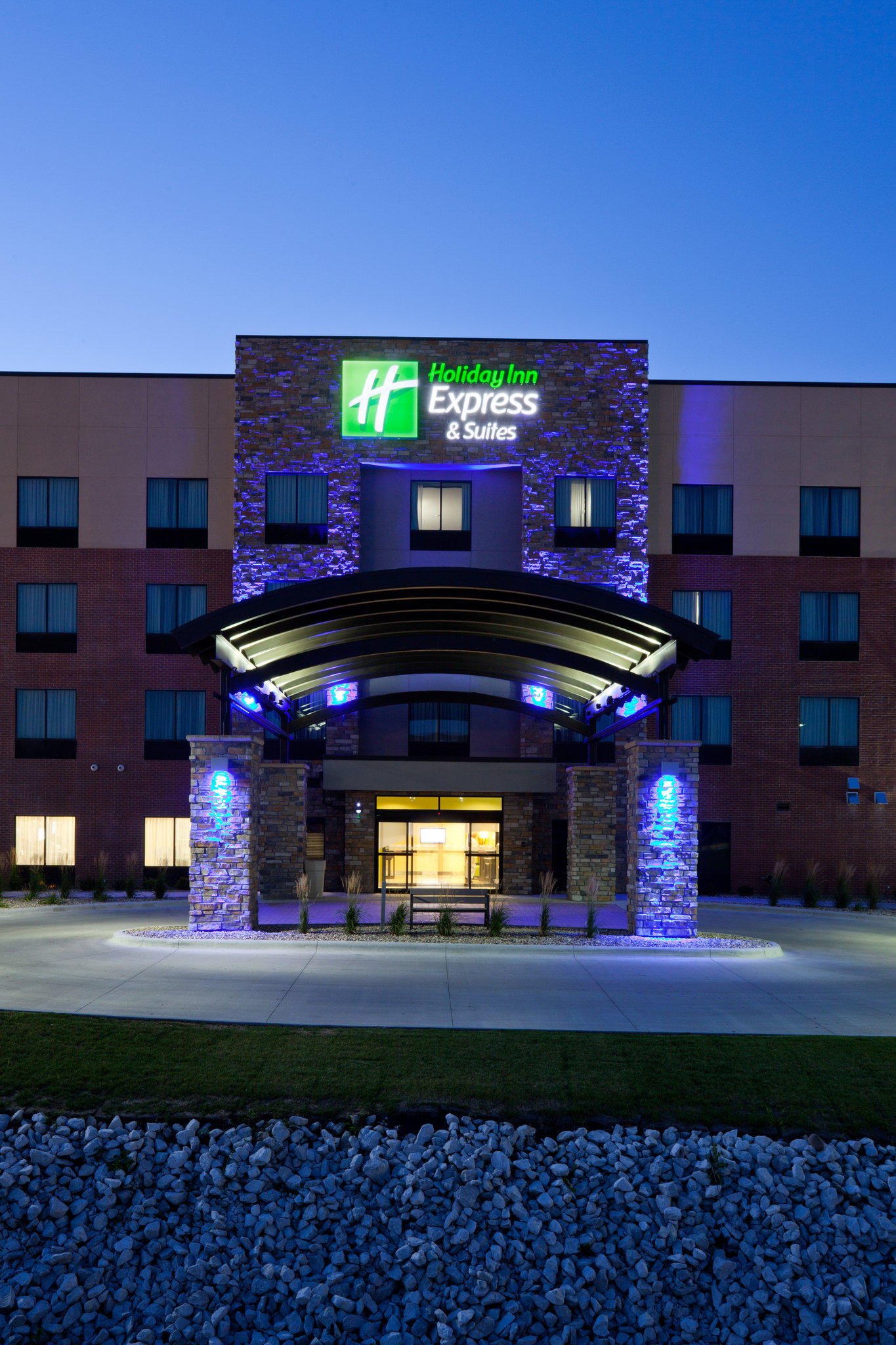 Holiday Inn Express & Suites Fort Dodge Photo