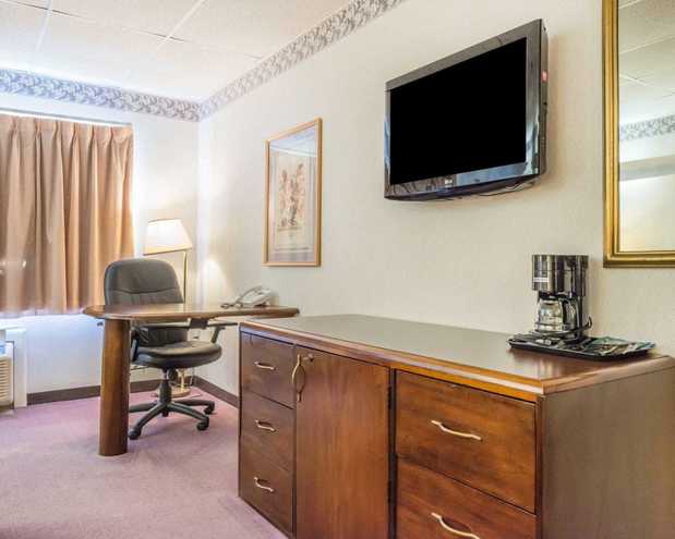Images Quality Inn Royle