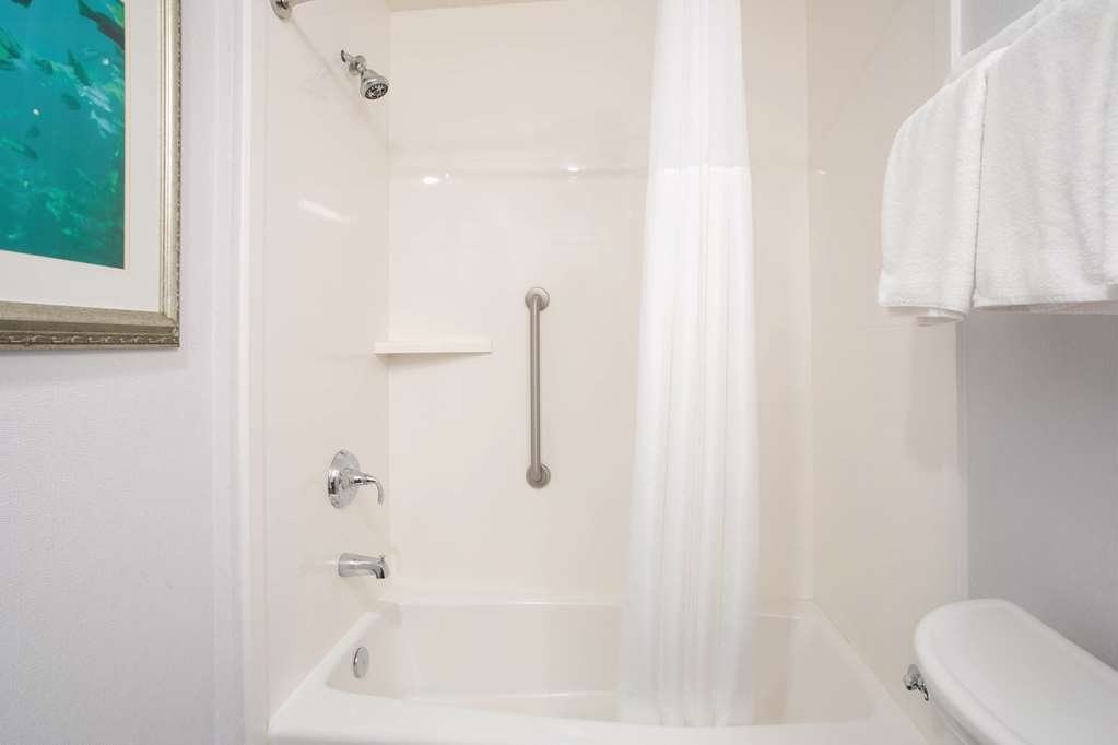 Hampton Inn Monterey Image