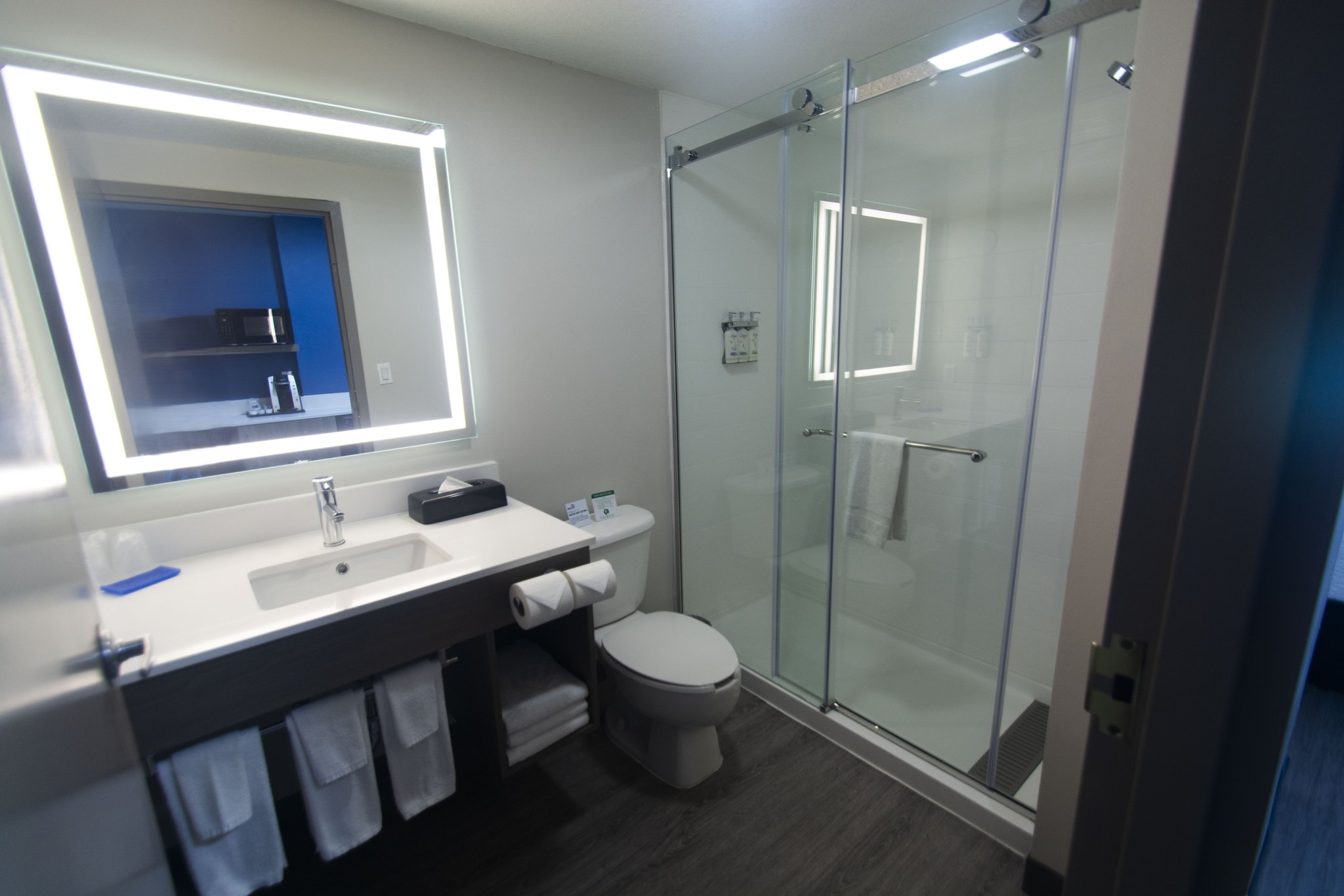 Holiday Inn Express & Suites Cocoa by IHG Image