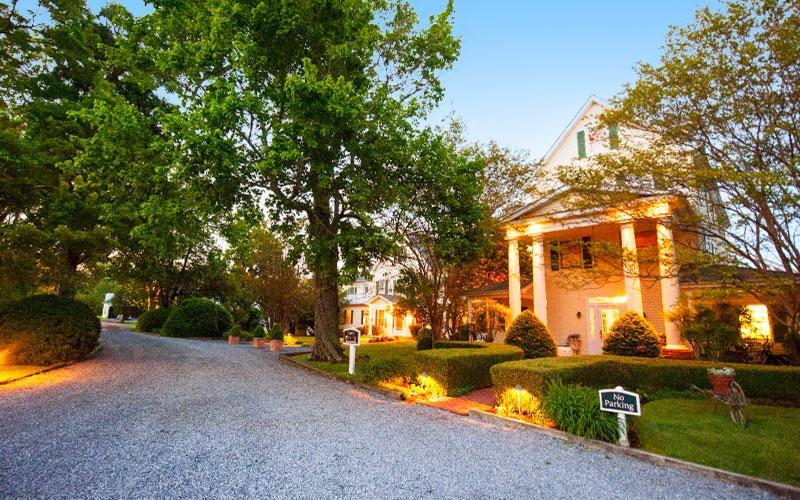 The Oaks Waterfront Inn & Events Photo