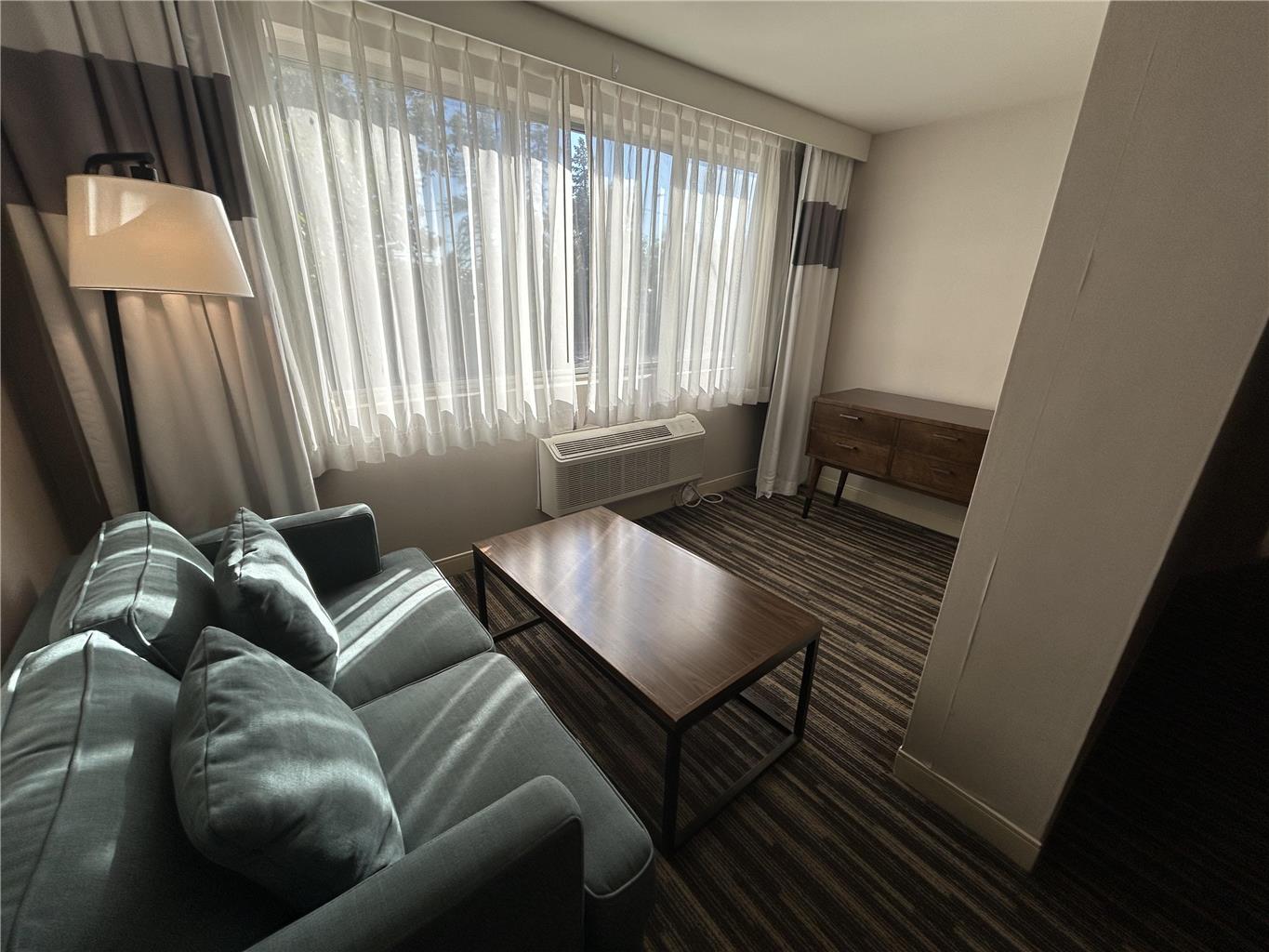 Best Western Premier Plainview-Long Island Hotel Image