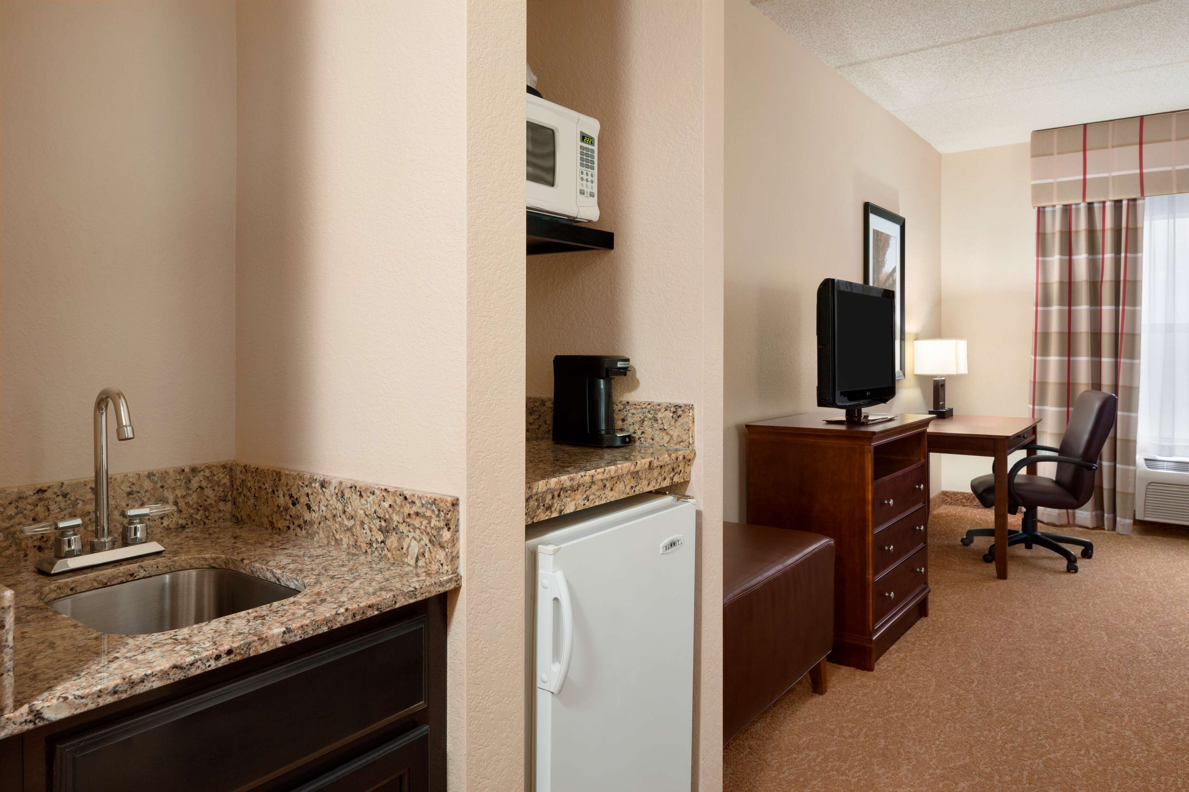 Country Inn & Suites by Radisson, Anderson, SC Photo