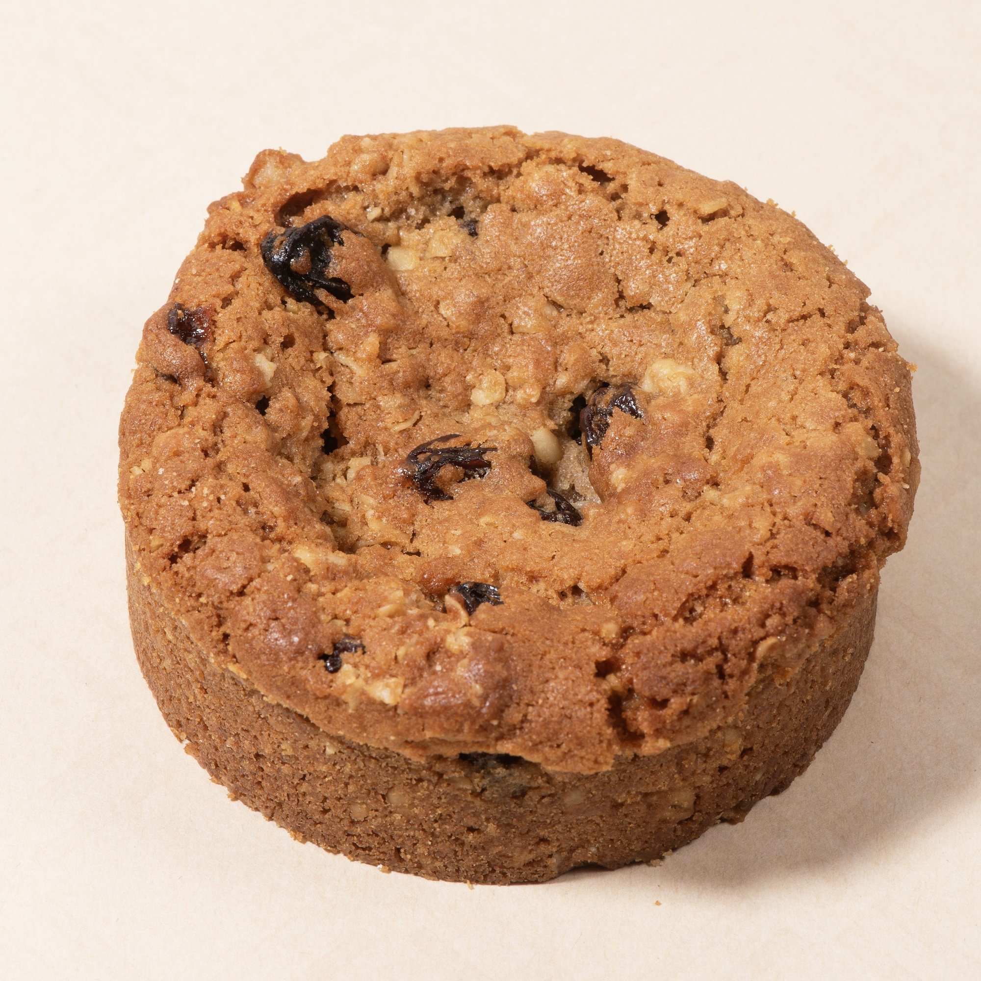 Oatmeal Cinnamon Raisin Gourmet Cookie