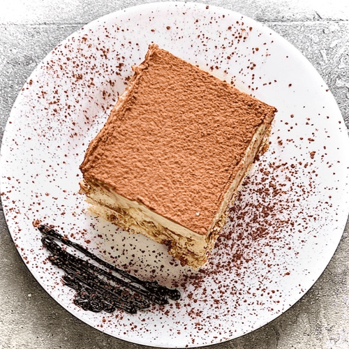 Tiramisu Cake