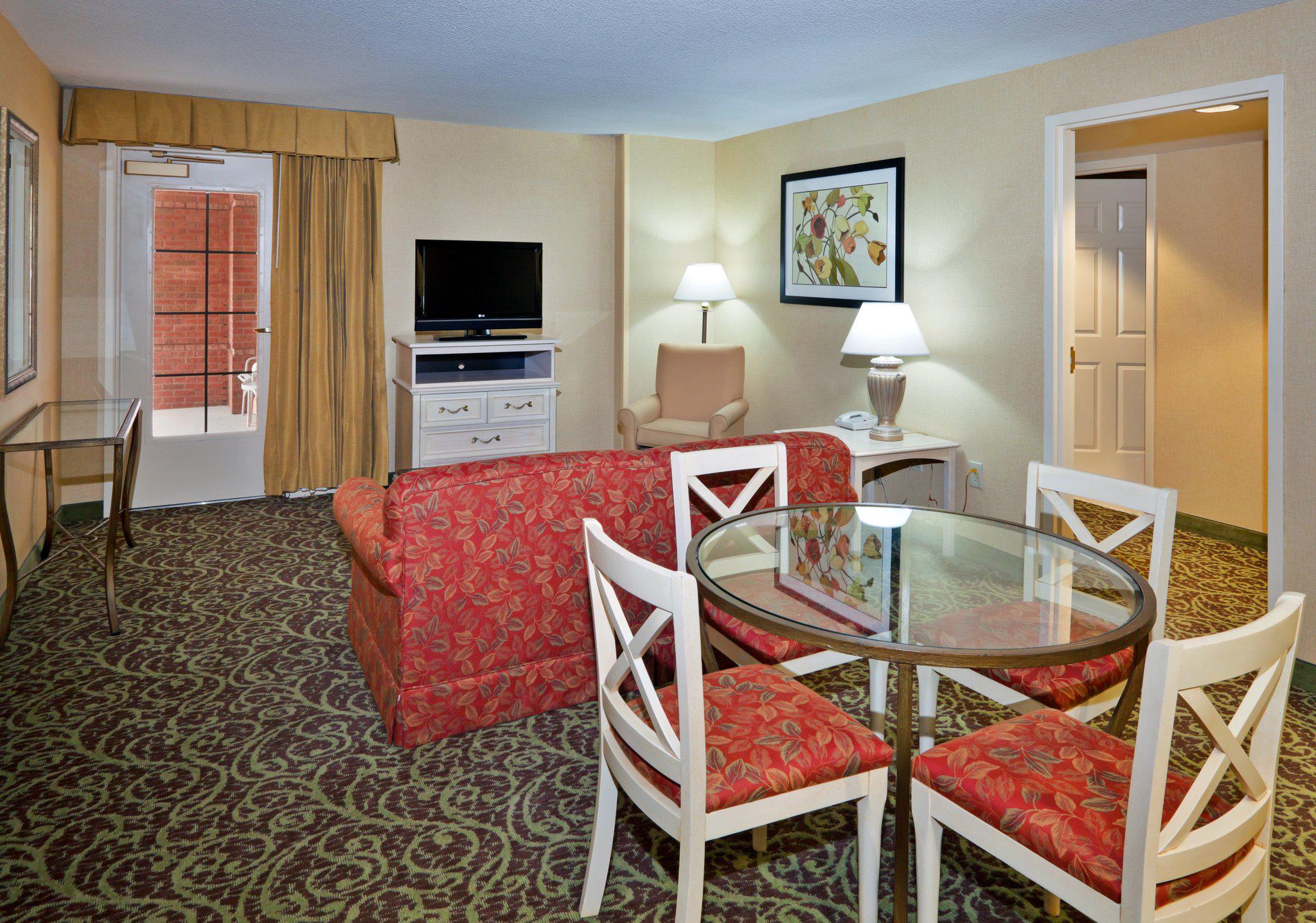 Holiday Inn Chantilly-Dulles Expo (Arpt) Photo