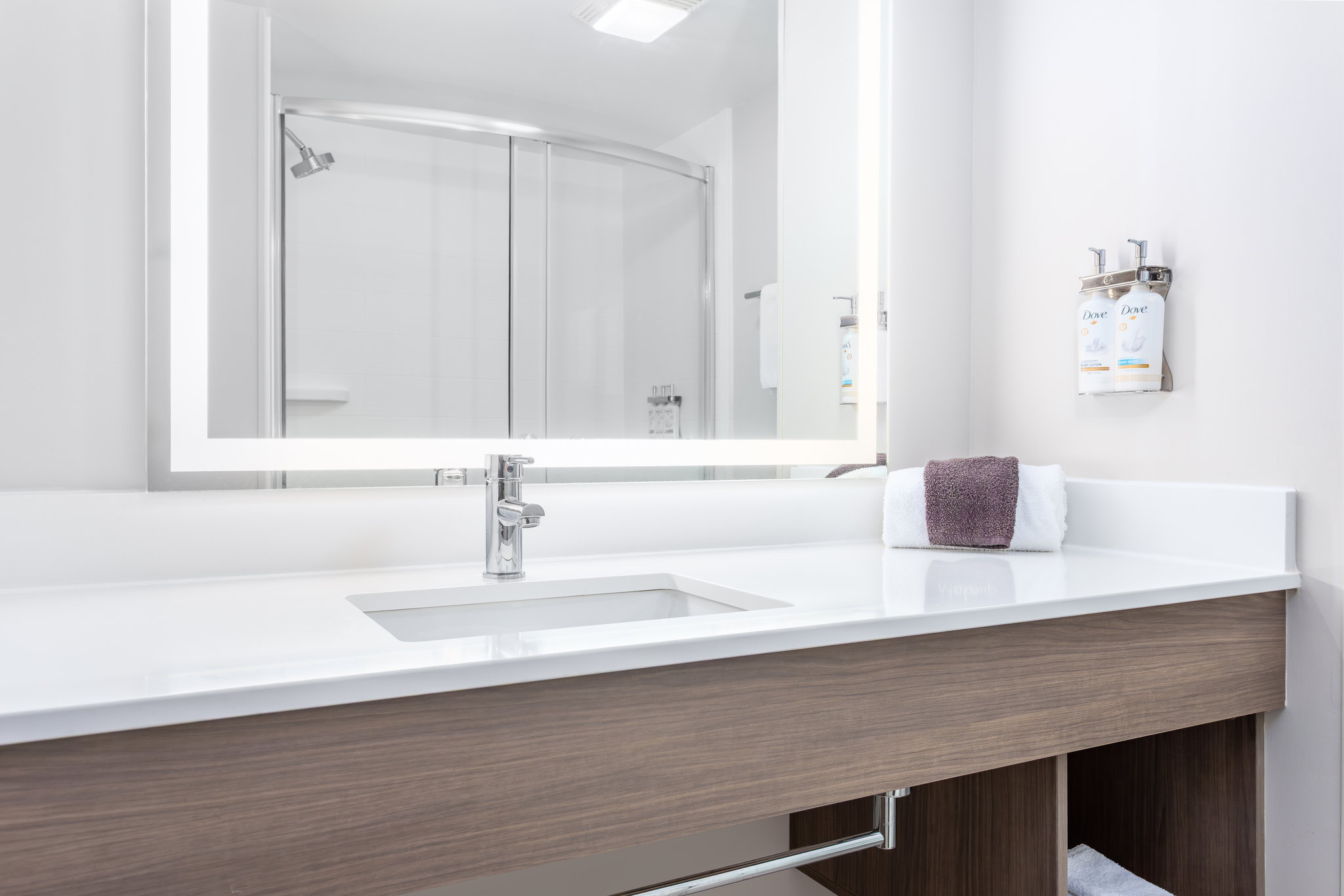 Holiday Inn Express & Suites Lancaster by IHG Image