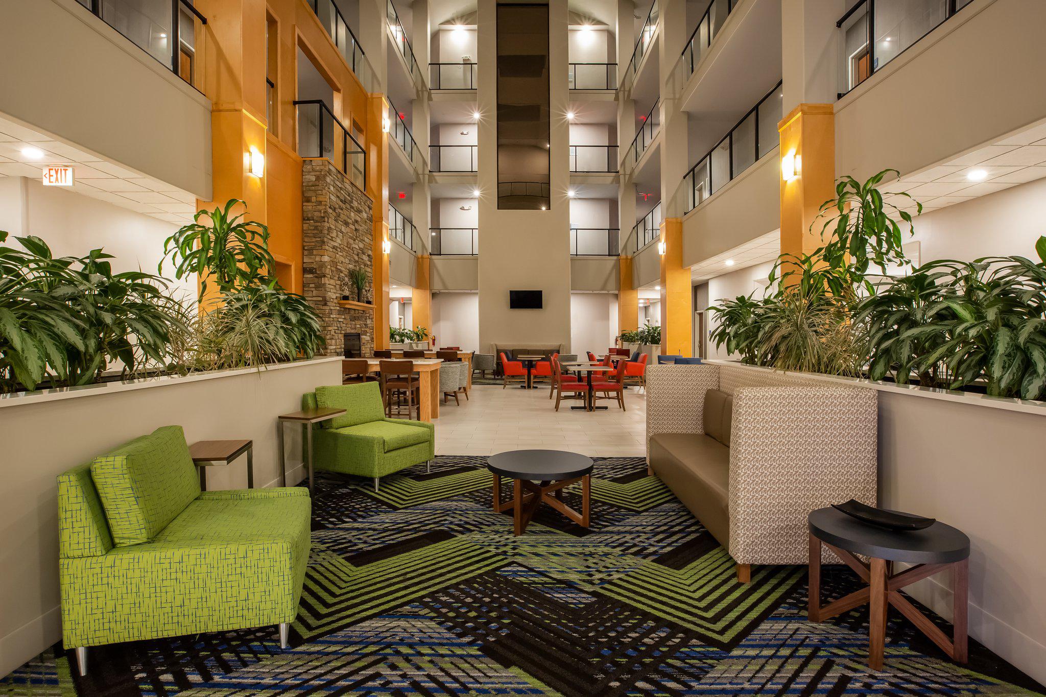 Holiday Inn Express & Suites Atlanta Southwest-Fairburn Photo