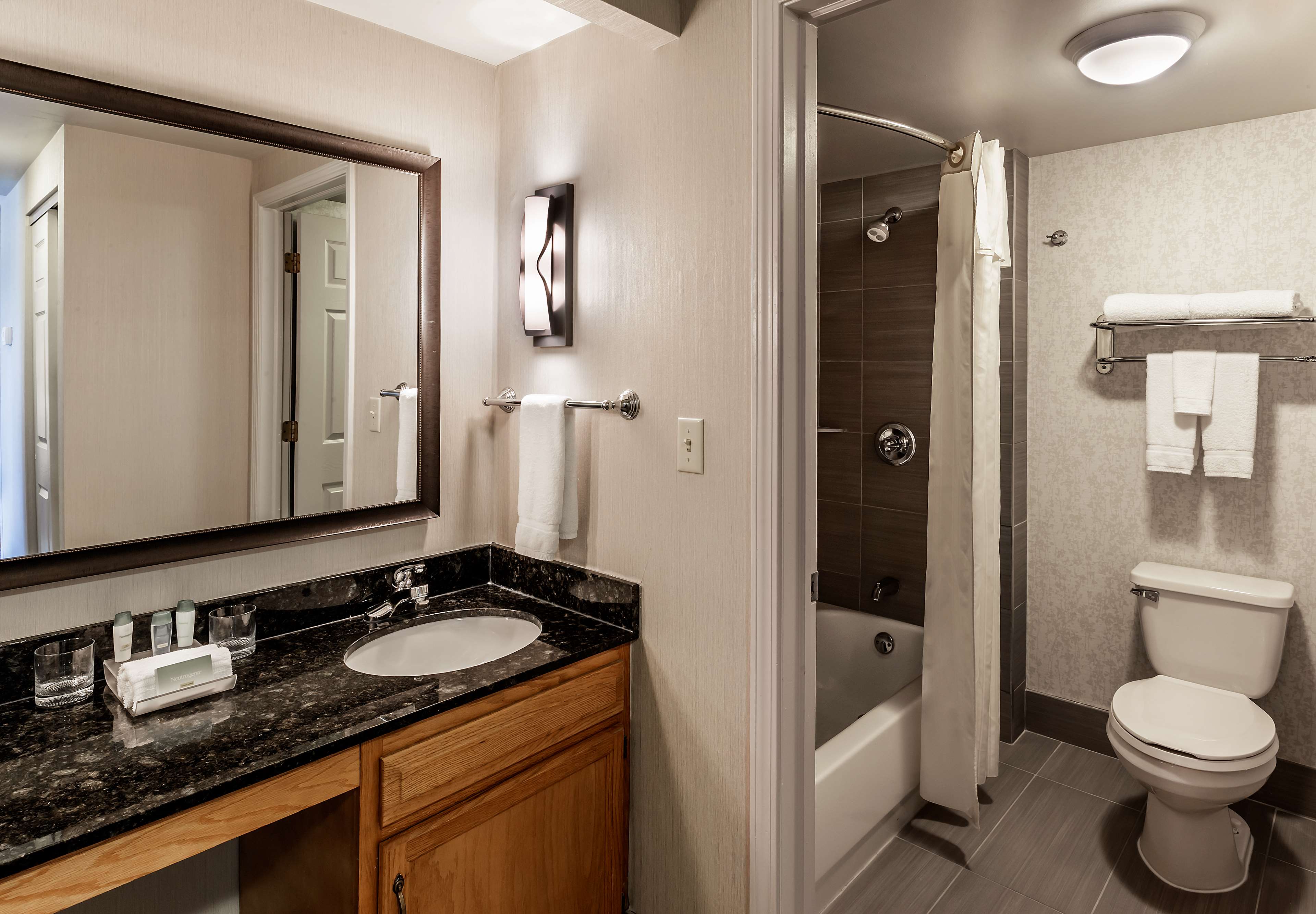 Homewood Suites by Hilton Buffalo-Airport Photo