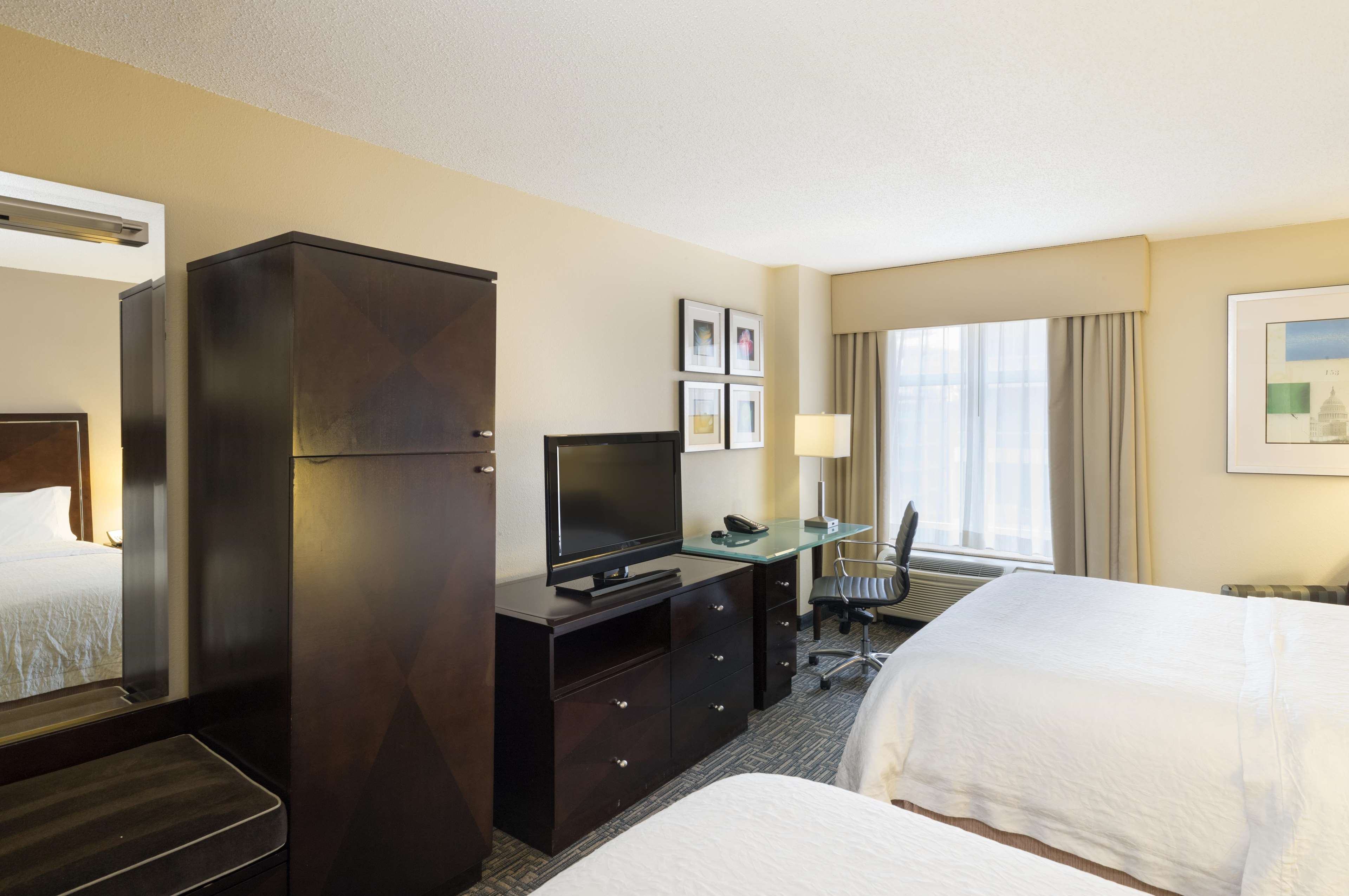 Hampton Inn Washington-Downtown-Convention Center Photo