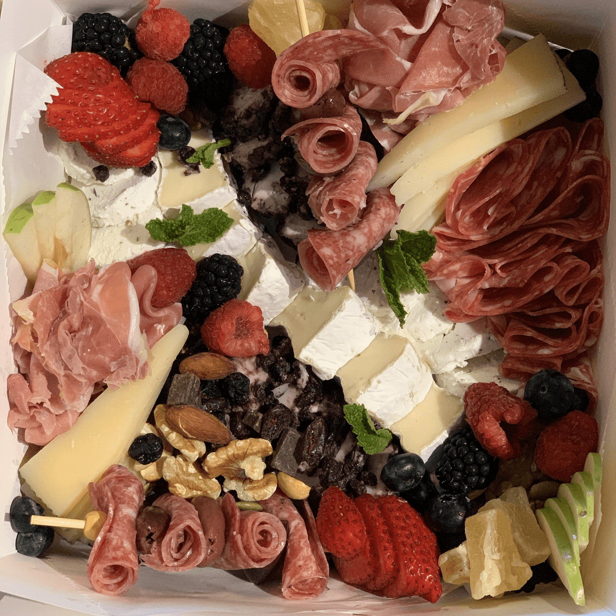 CHARCUTERIE BOARD - LARGE
