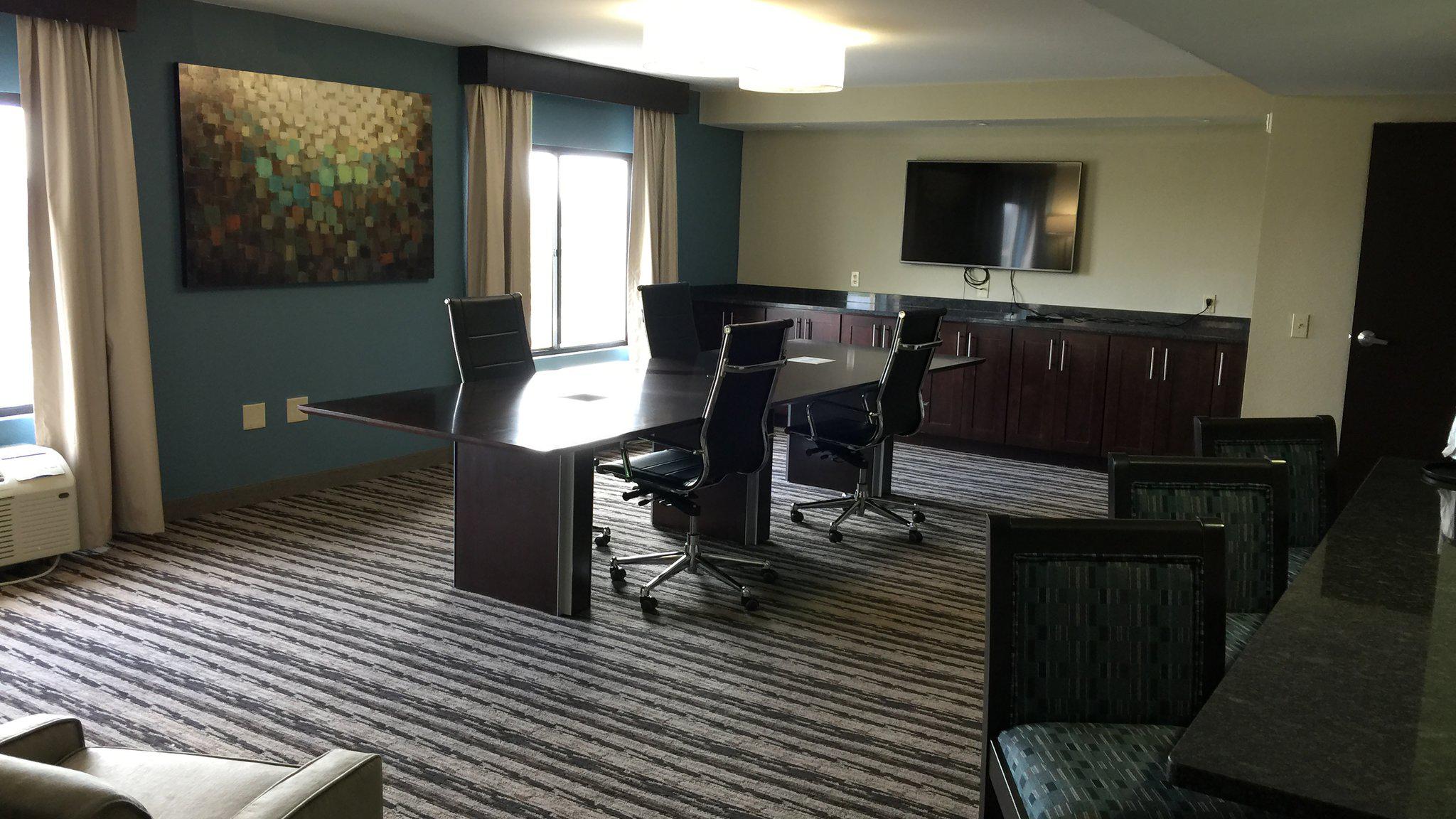 Holiday Inn Harrisburg East Photo