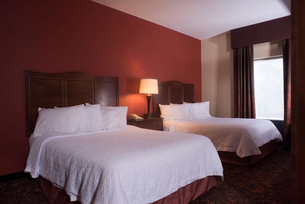 Hampton Inn & Suites Woodstock, VA Image