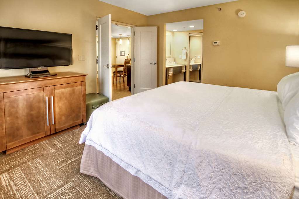 Hampton Inn & Suites Asheville Airport Image