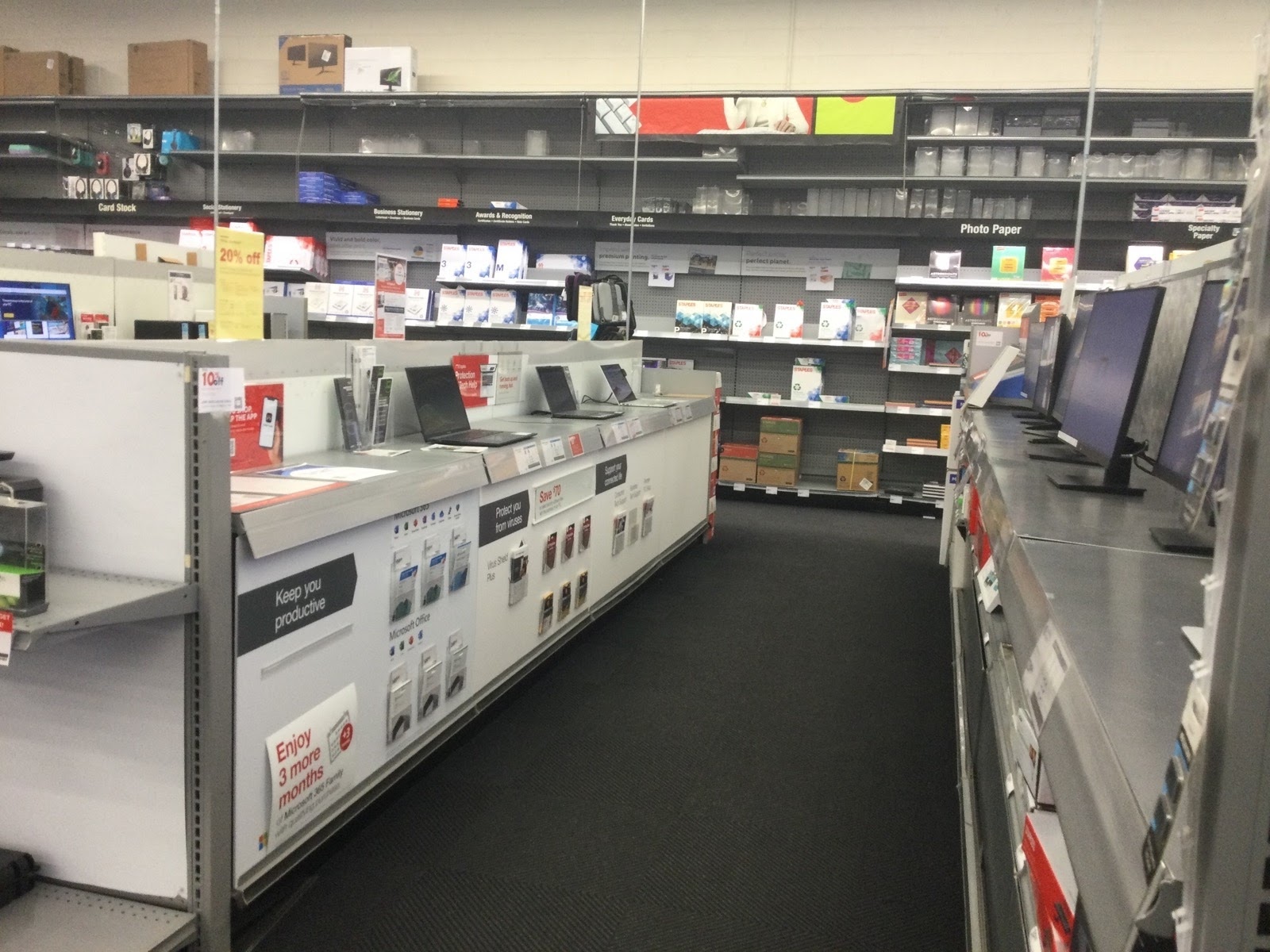 Staples Store 609