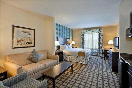 Holiday Inn Express & Suites Atlanta Southwest-Fairburn Photo