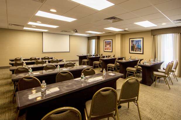 Images Hampton Inn Philadelphia-International Airport