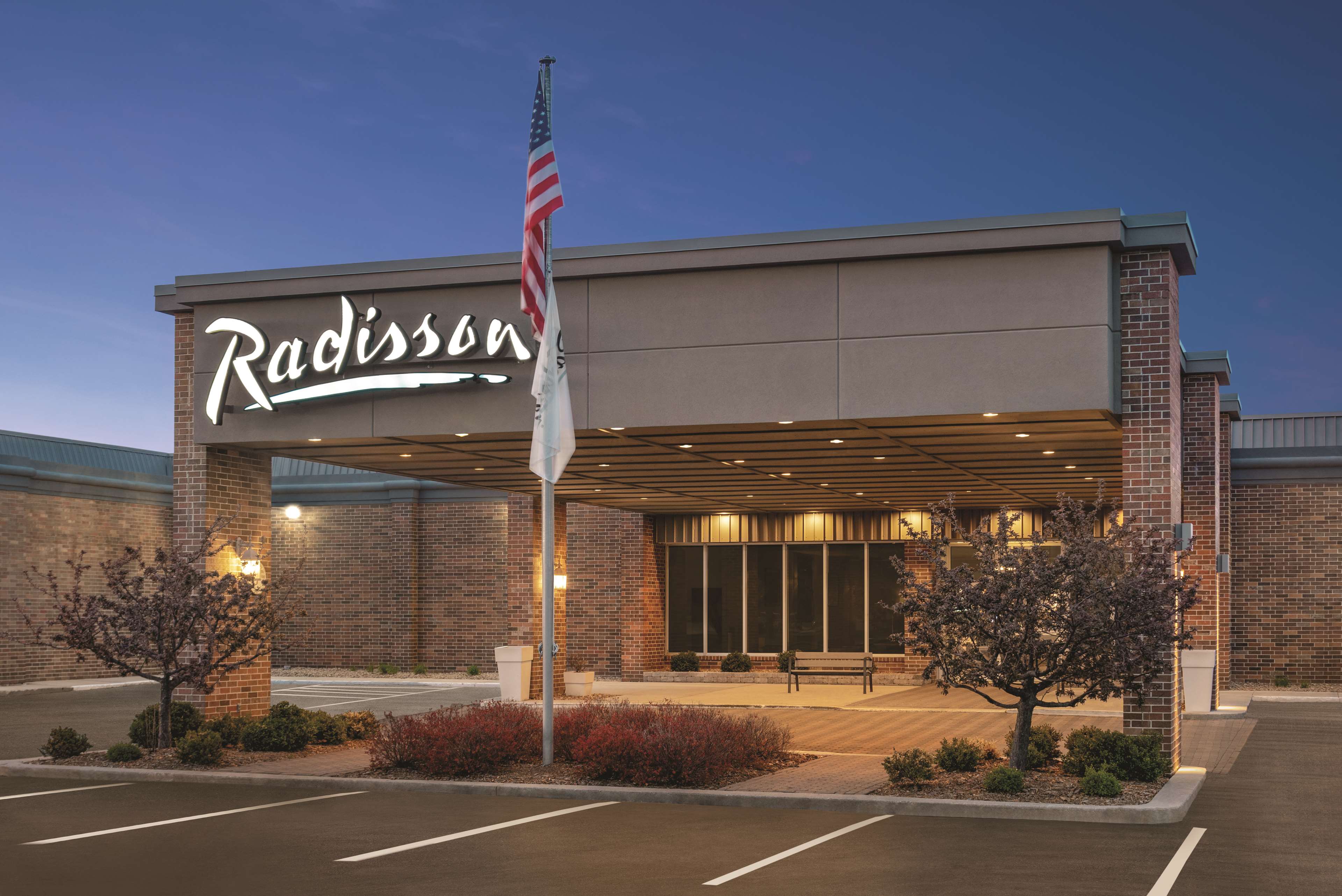 Radisson Hotel and Conference Center Fond du Lac Photo