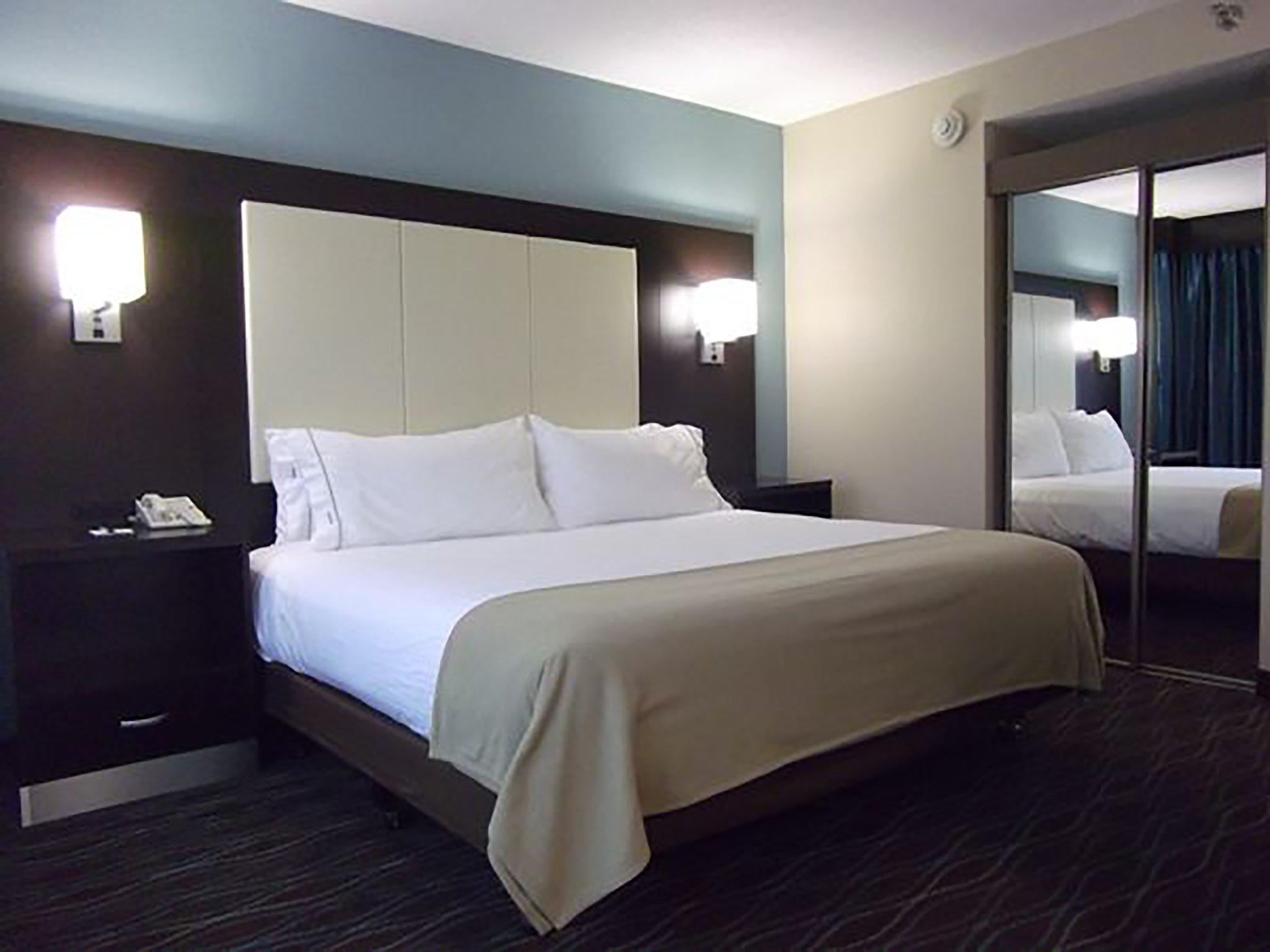 Holiday Inn Express Boise-University Area Photo