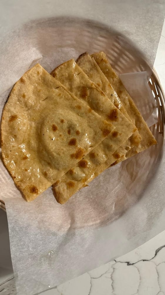 Butter Naan (v, d) 7