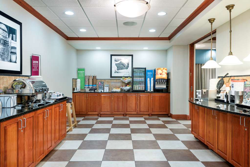 Hampton Inn Bellevue Image