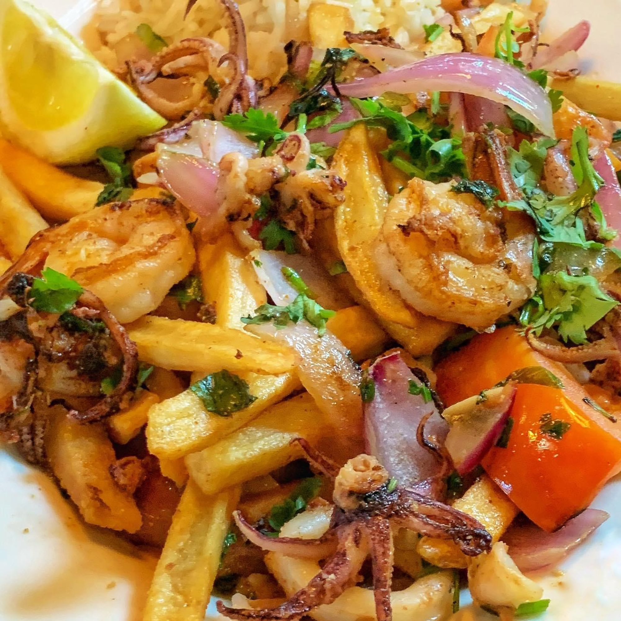 Saltado De Mariscos