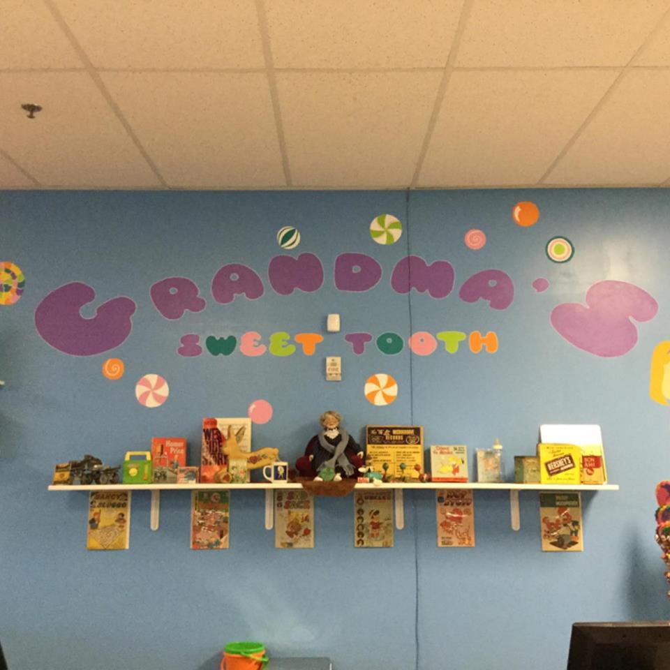 Grandma's Sweet Tooth Ice Cream and Candy Store Thornton Logo