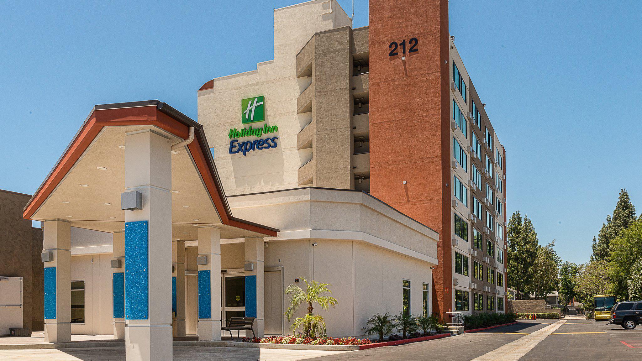 Holiday Inn Express Fullerton - Anaheim Photo