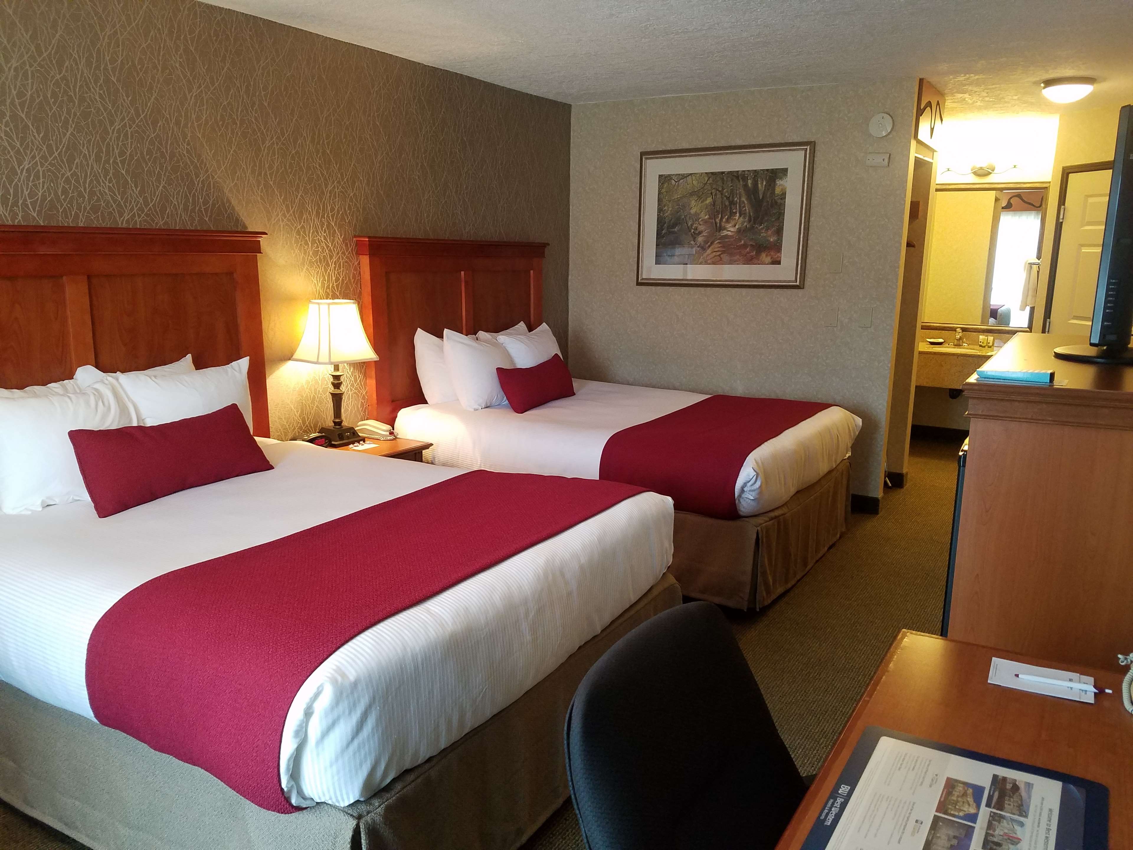 Best Western Plus Rivershore Hotel Photo