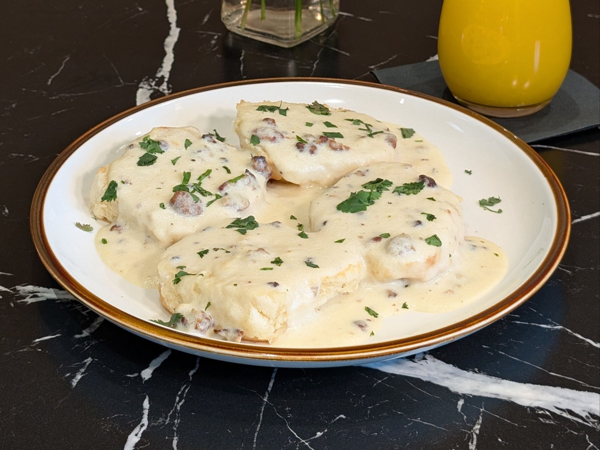 Side - Biscuit & Gravy (1 Biscuit)