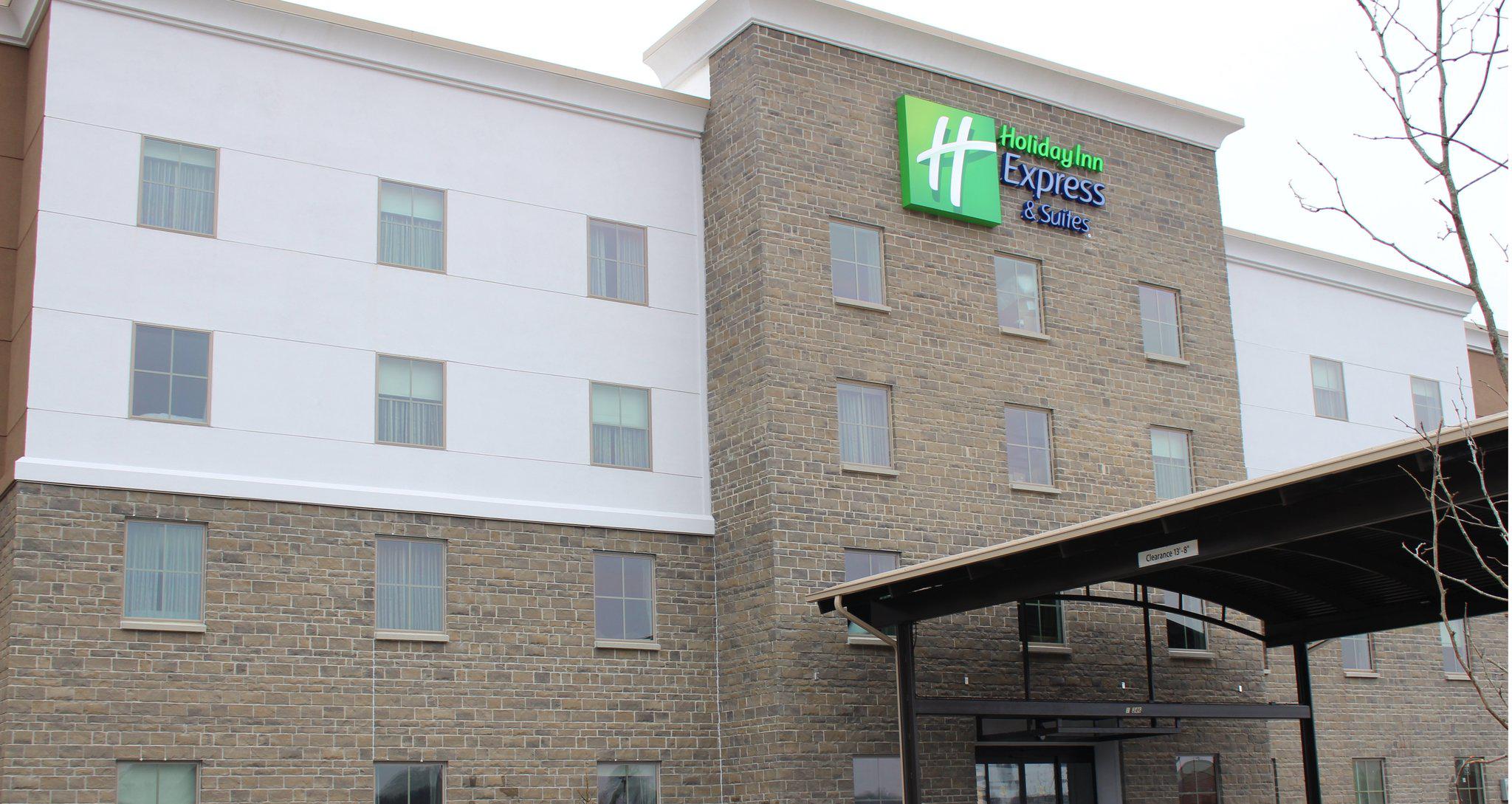 Holiday Inn Express & Suites Shawnee-Kansas City West Photo